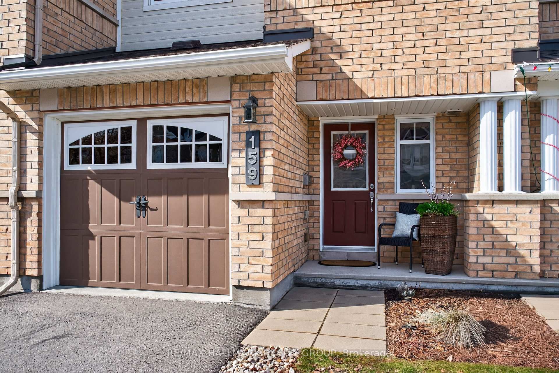 159 Lerta Way photo 2