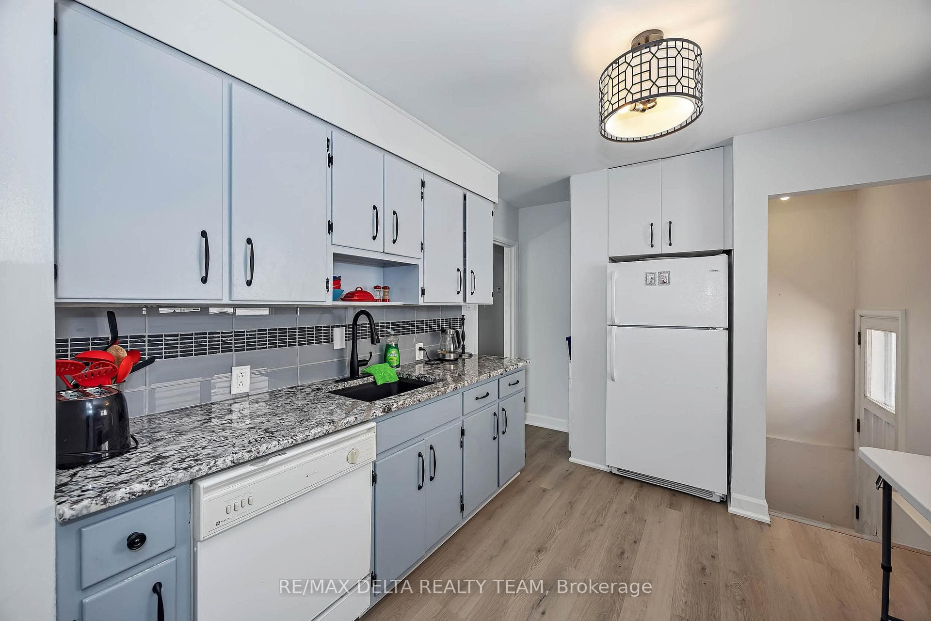 115 Meadowlands Drive photo 15