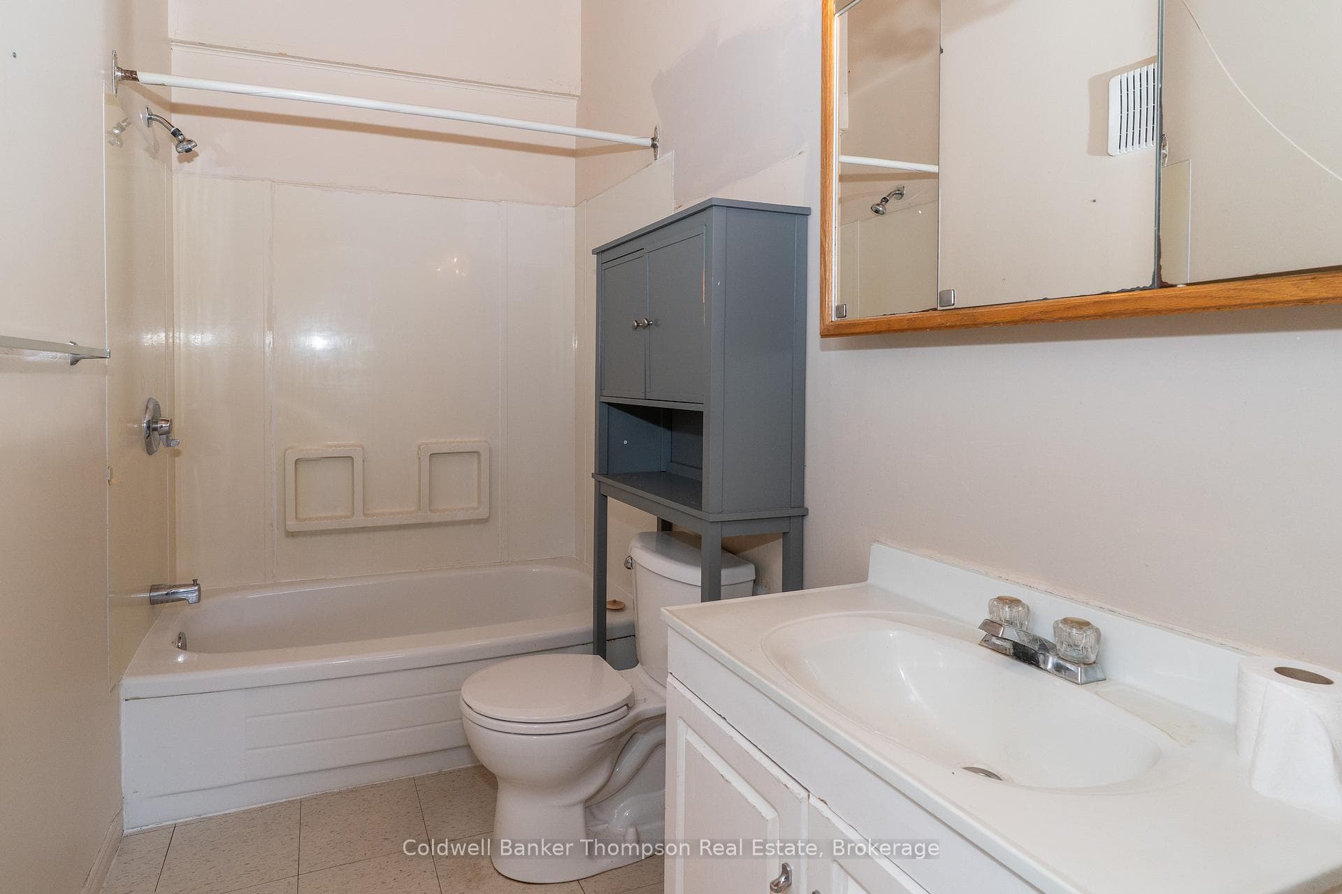 135 Ontario Street photo 12