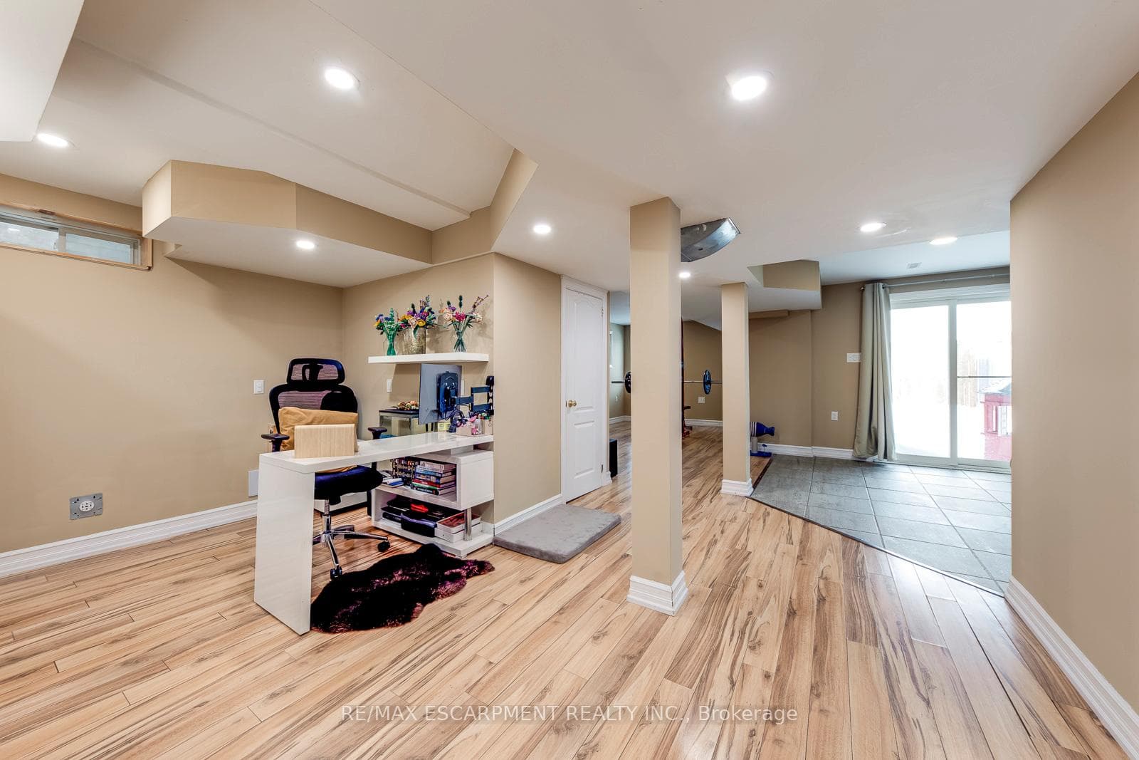 80 Beaverbrook Crescent photo 40