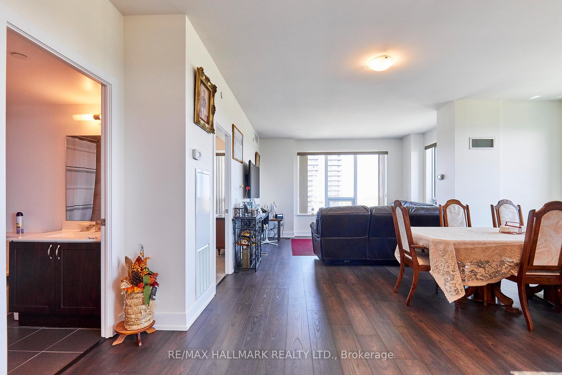 1215 Bayly Street Unit 1604 photo 14