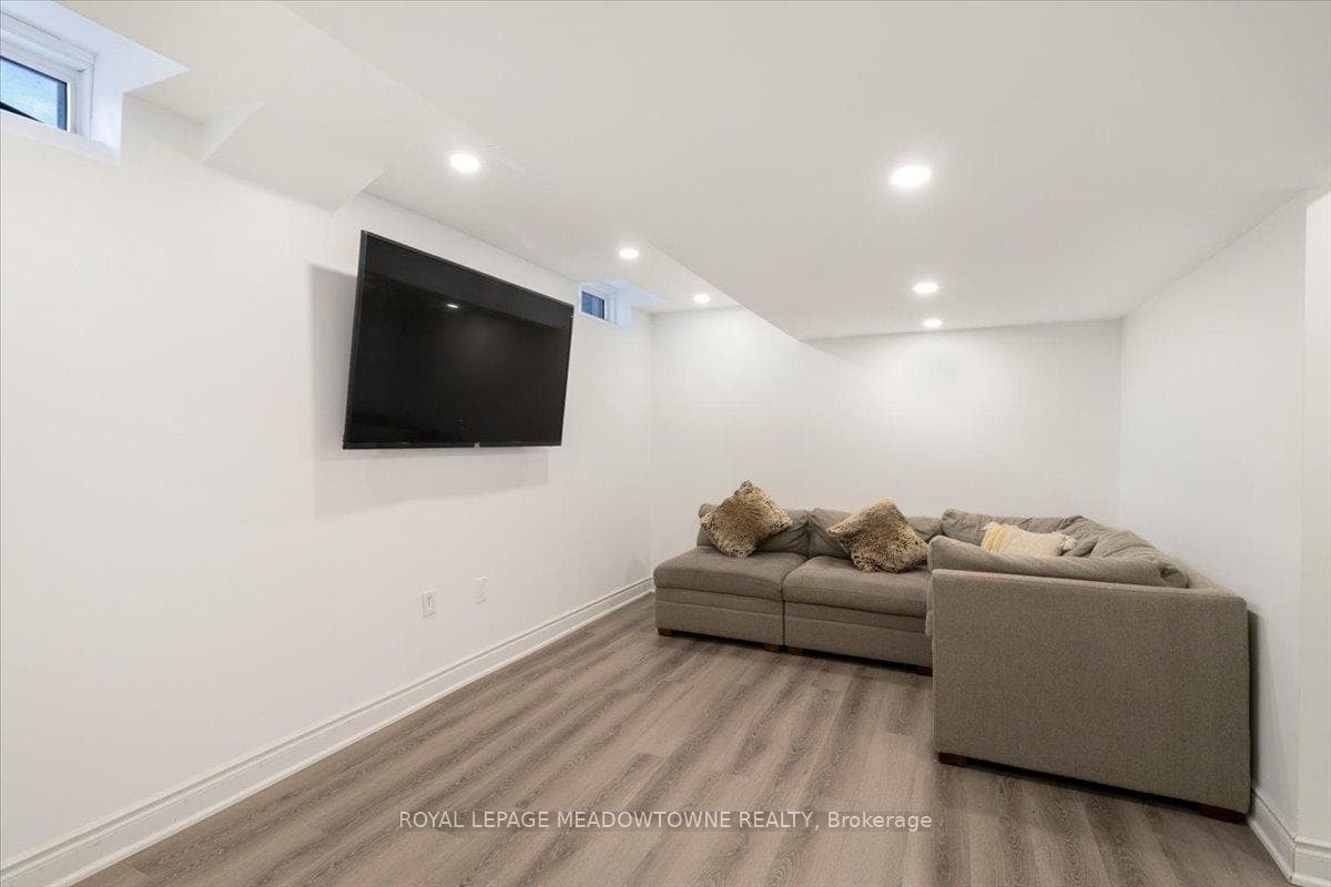 1677 Clark Boulevard photo 34