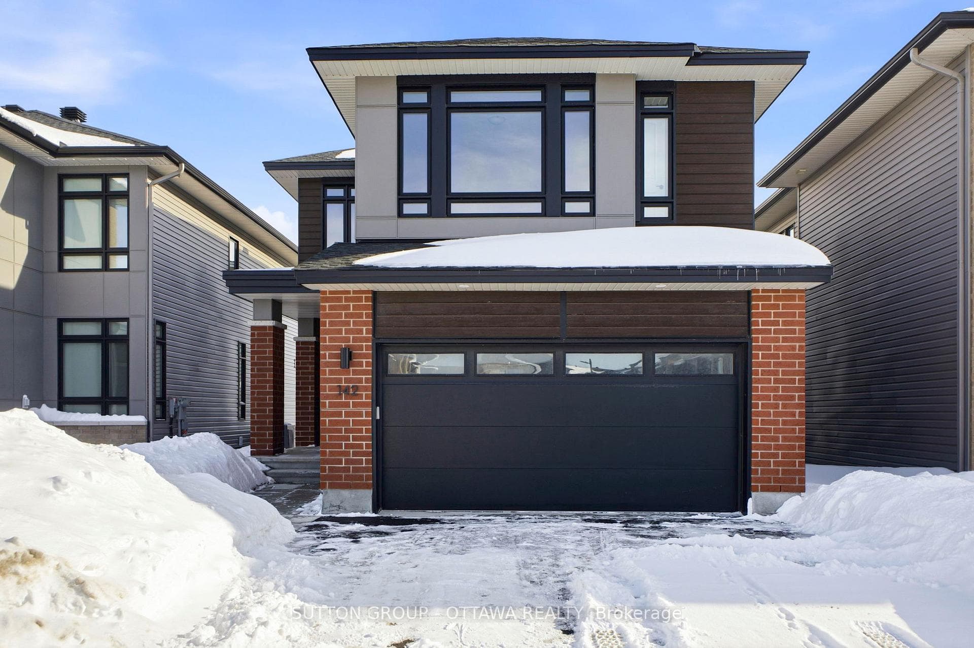 142 Shuttleworth Drive photo 1