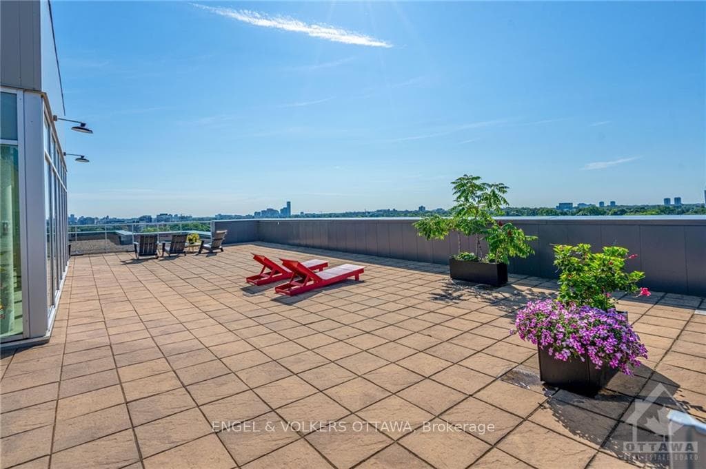 88 RICHMOND Road Unit 602 photo 24