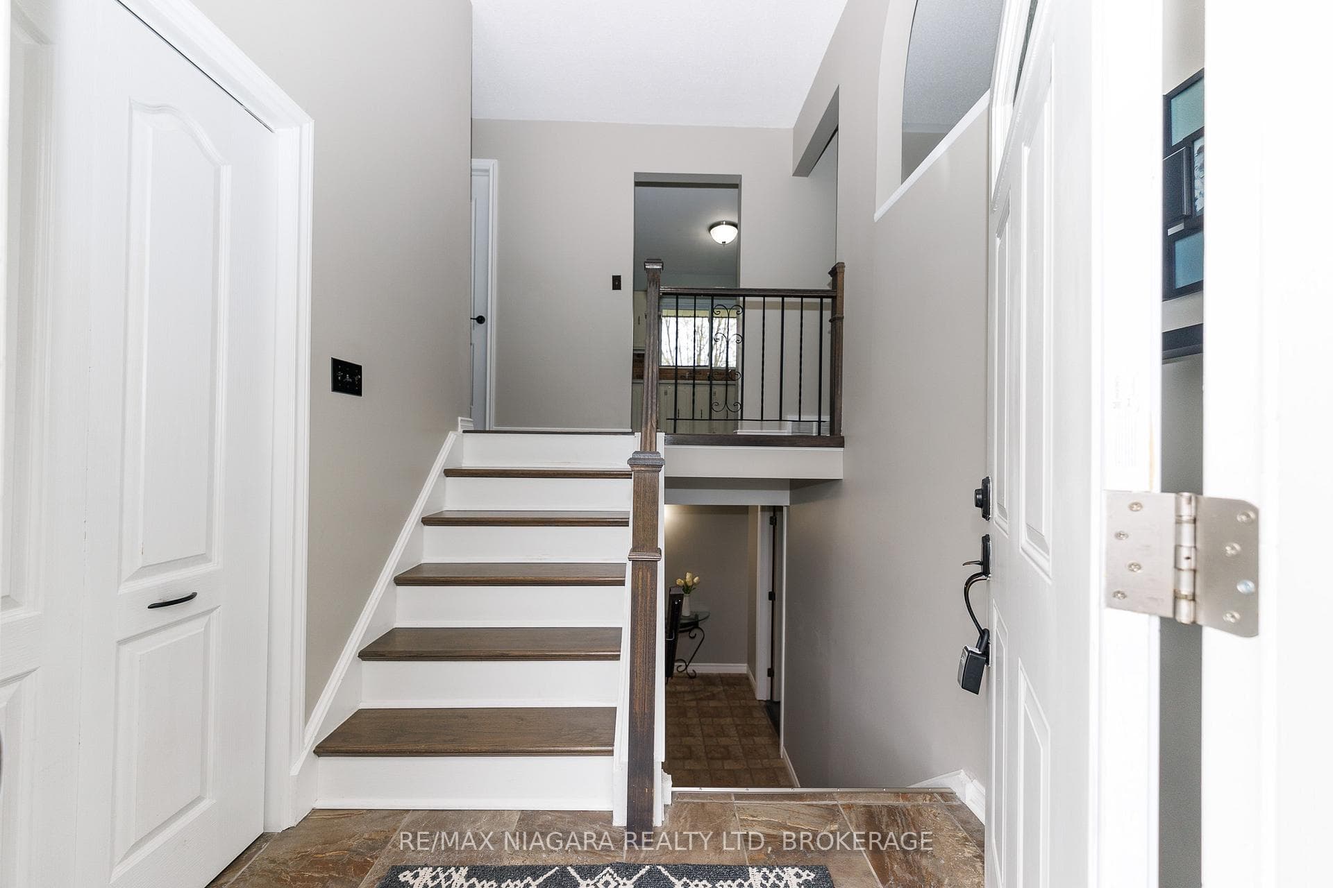 1506 Ott Road photo 3