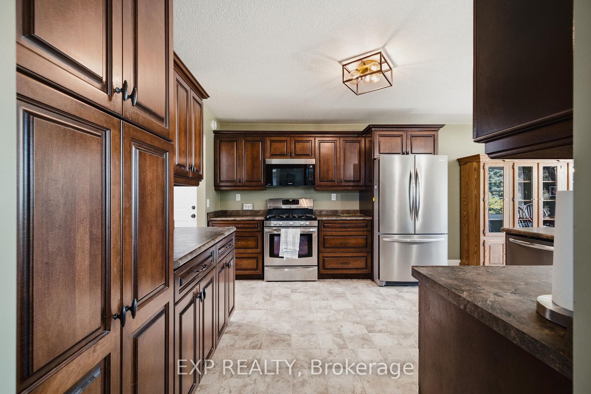 14 Regency Drive photo 11