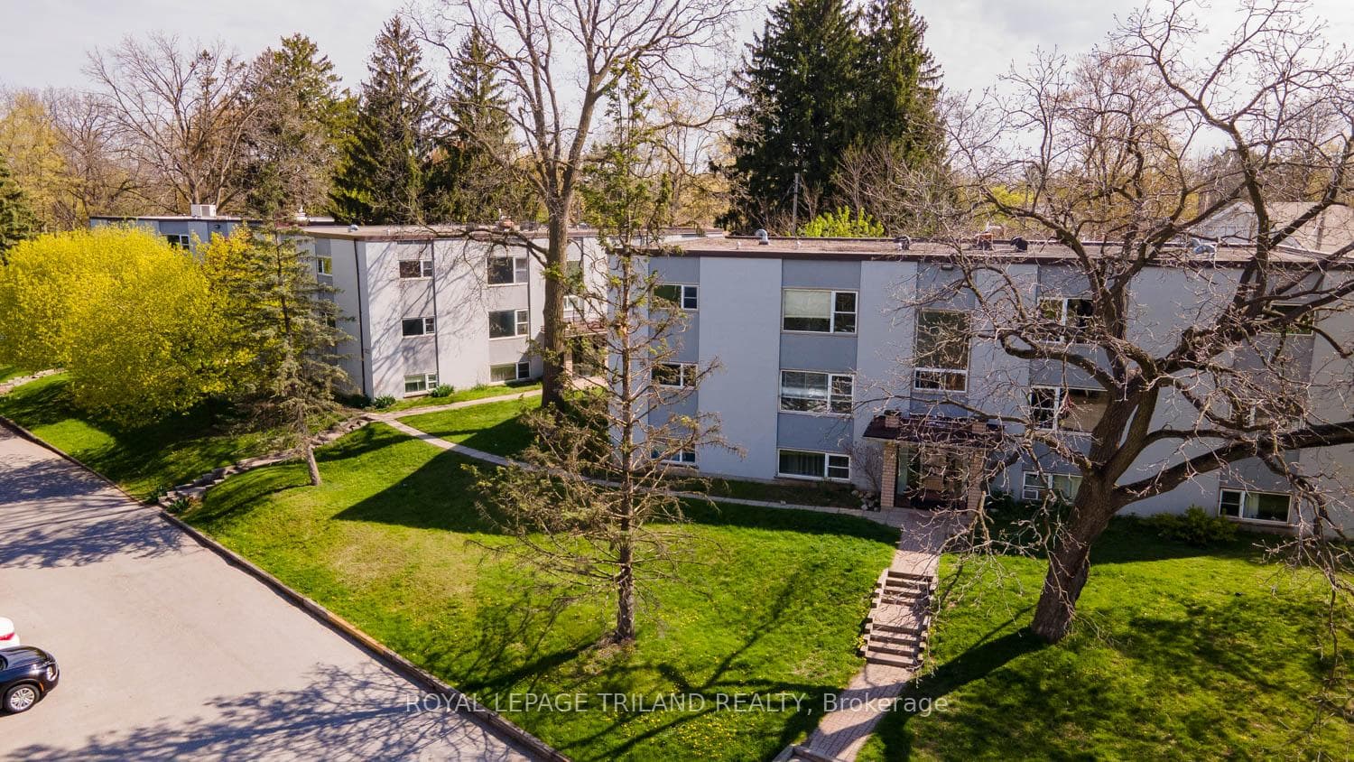 320-324 Thompson Road photo 13