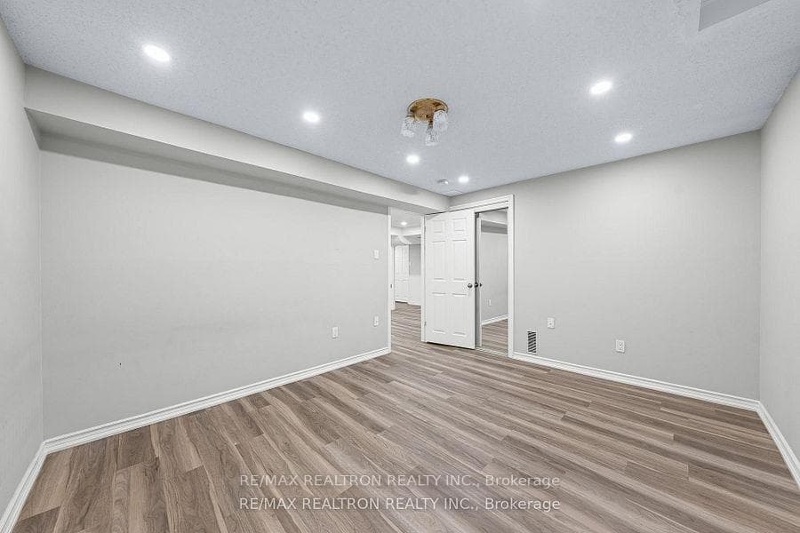 162 Walton Drive Unit Basement photo 13