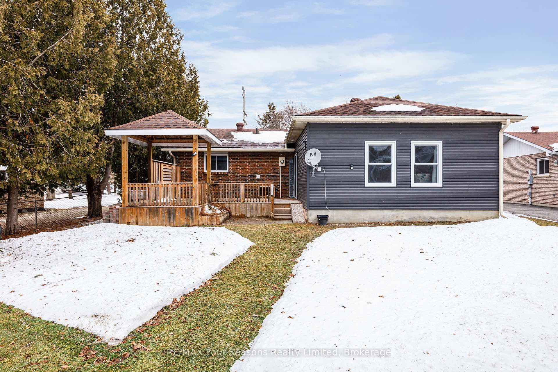225 Christopher Street photo 34