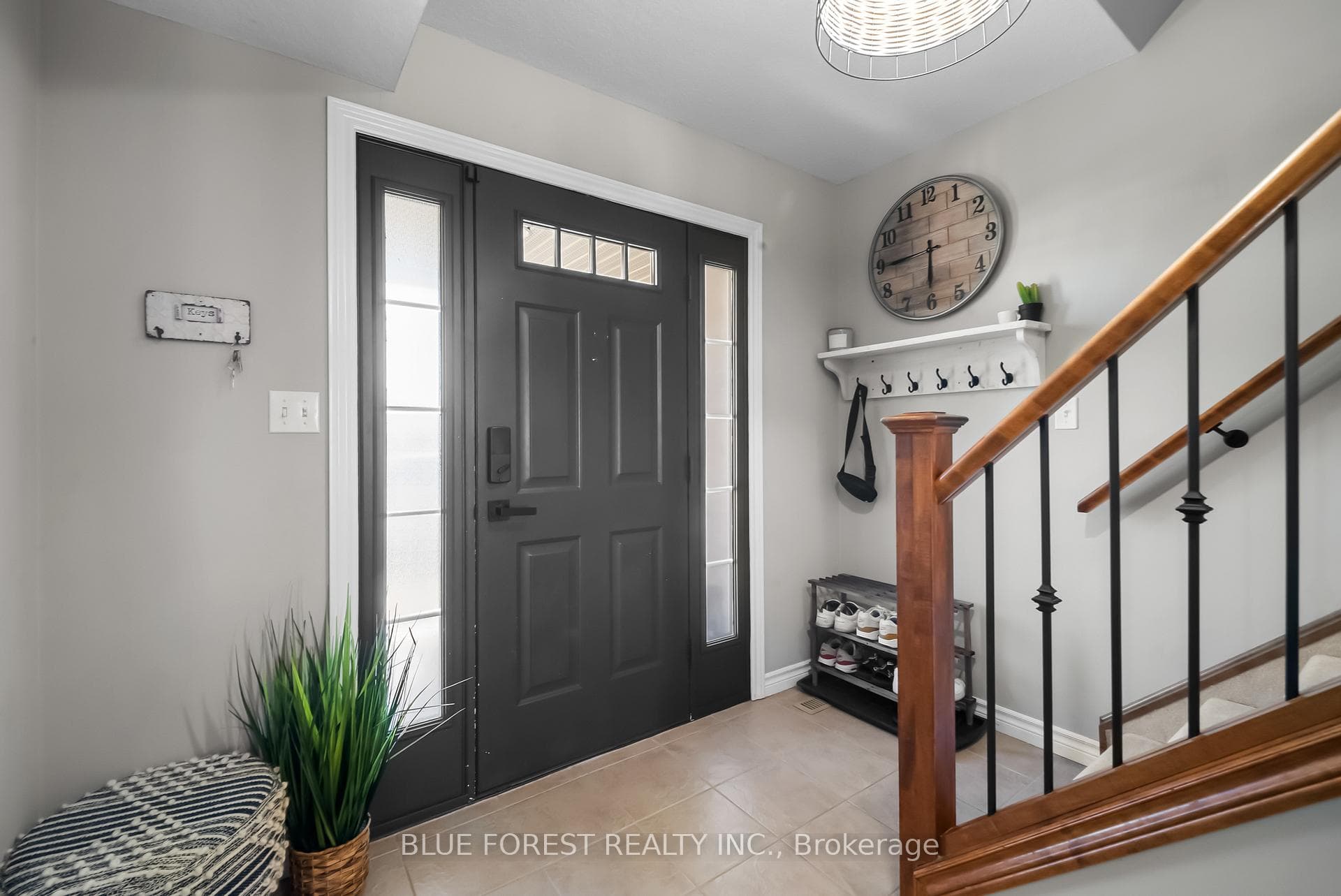 8 Meadowvale Drive photo 3