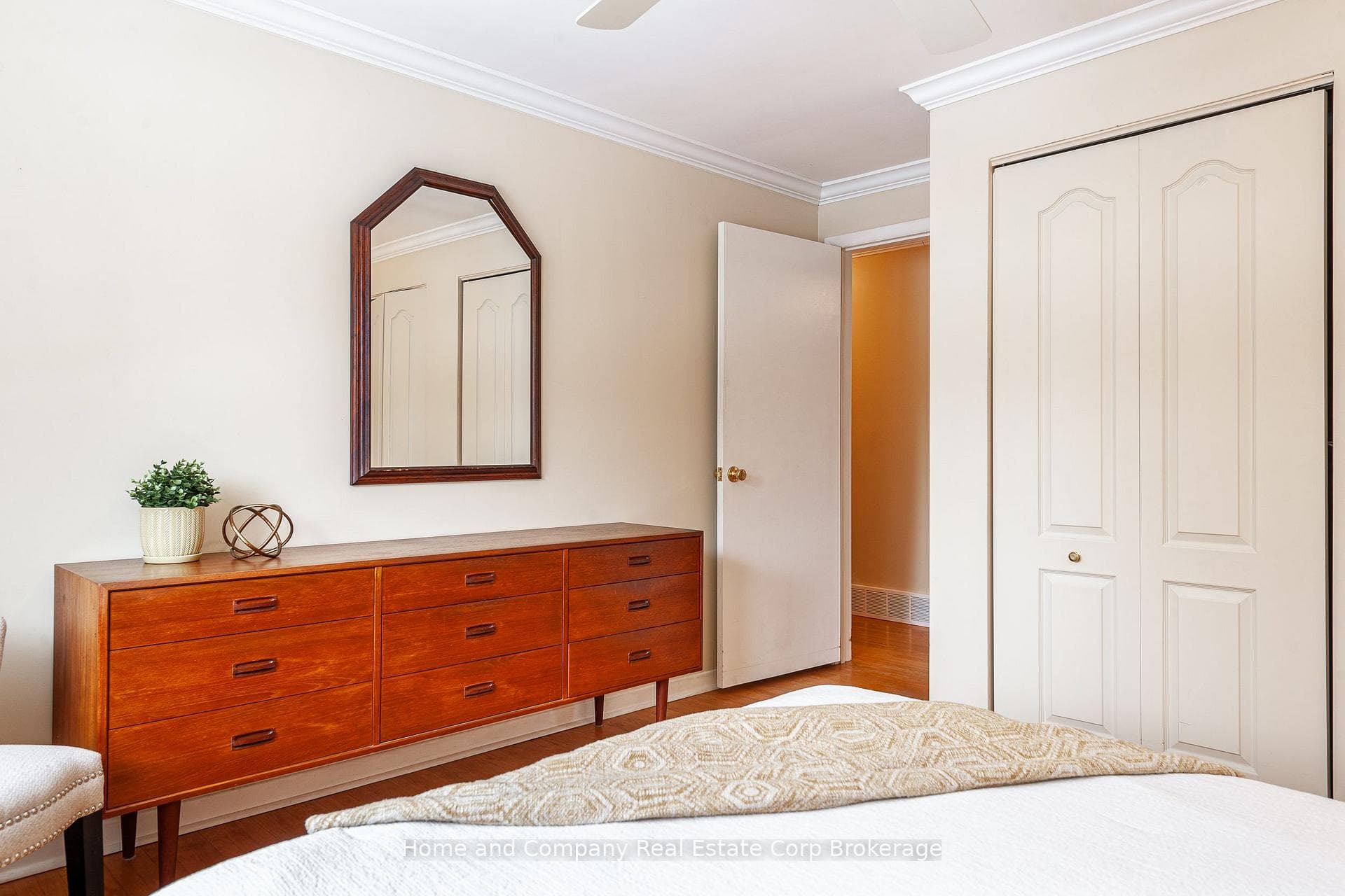 100 Glendon Road photo 29