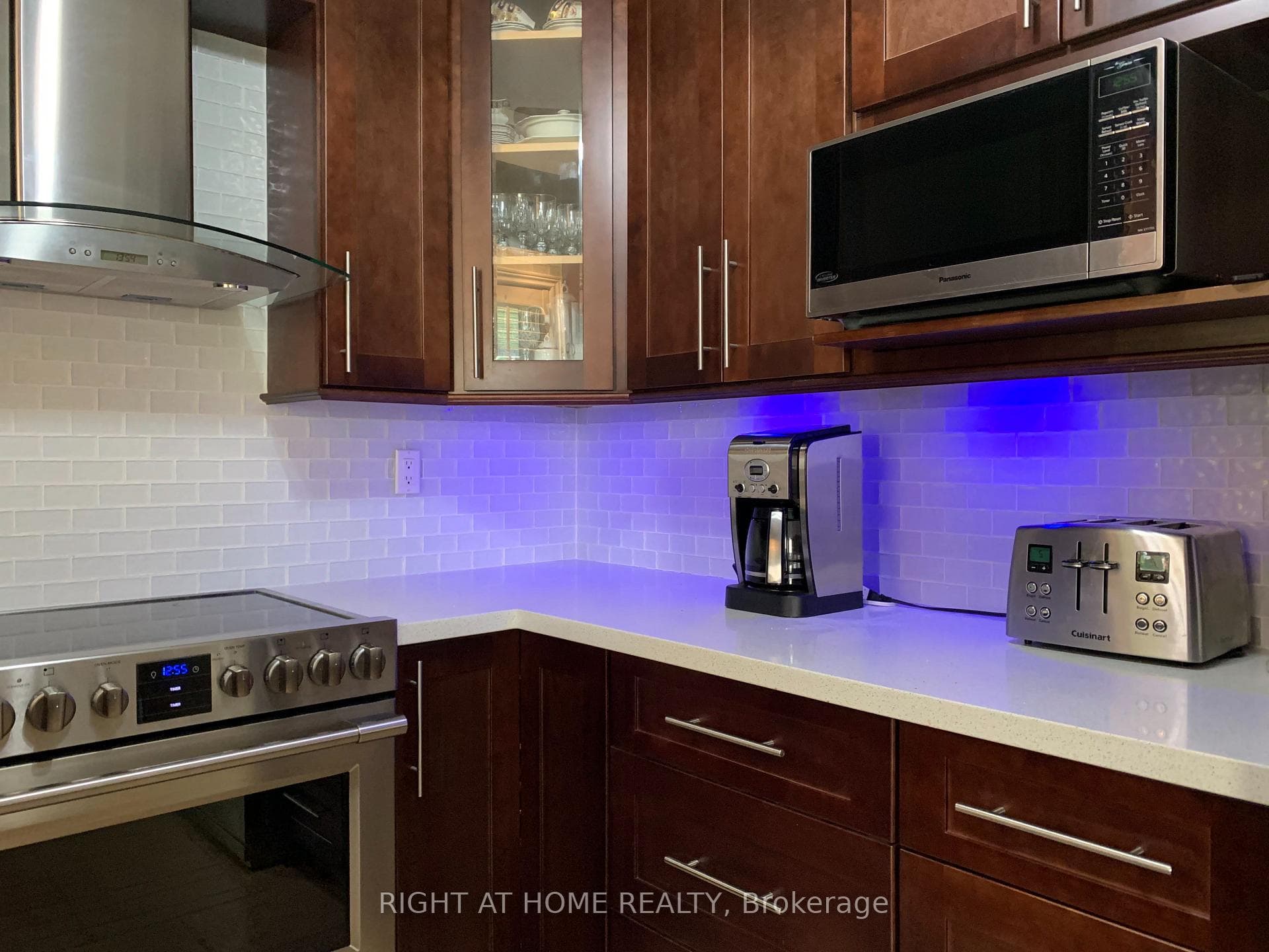 27 Thicketwood Boulevard photo 4