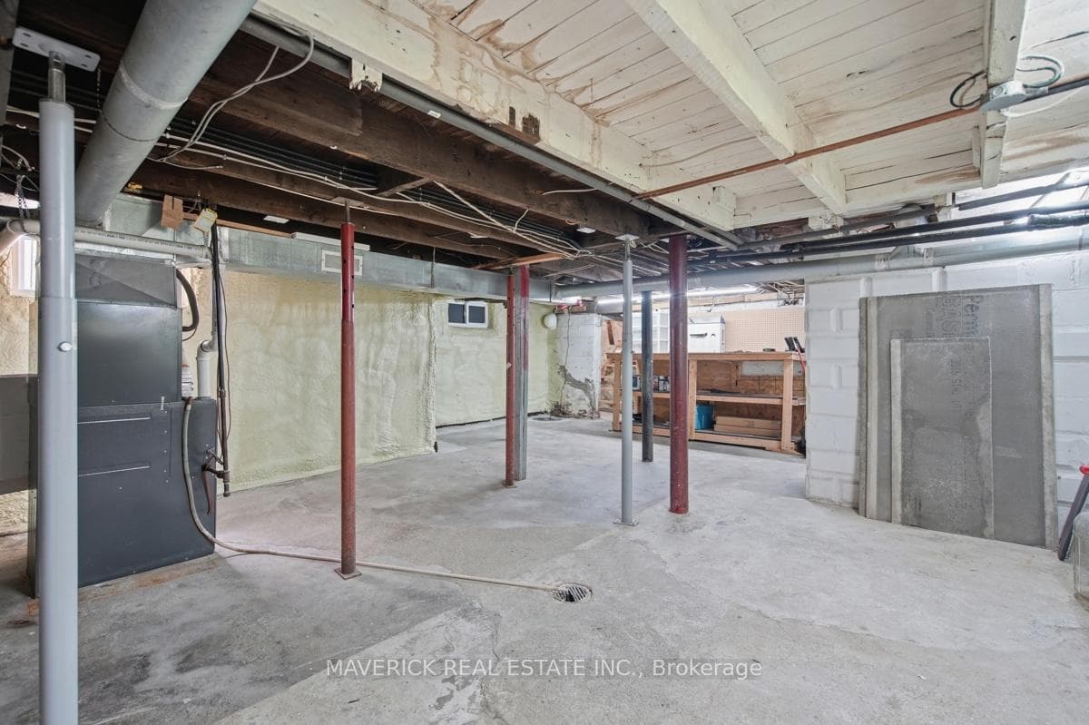 226 Grand Avenue photo 33