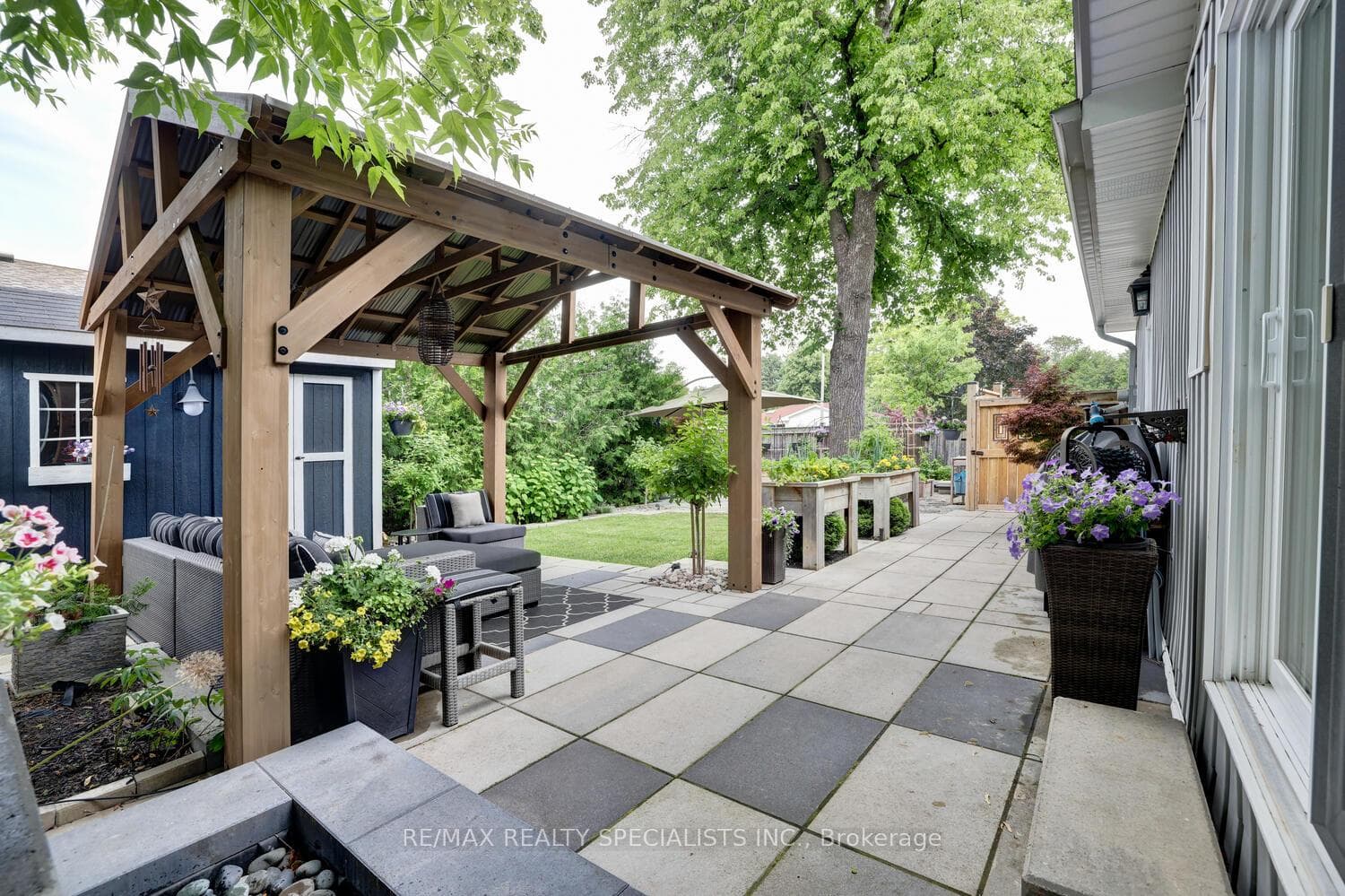 2550 Misener Crescent photo 36