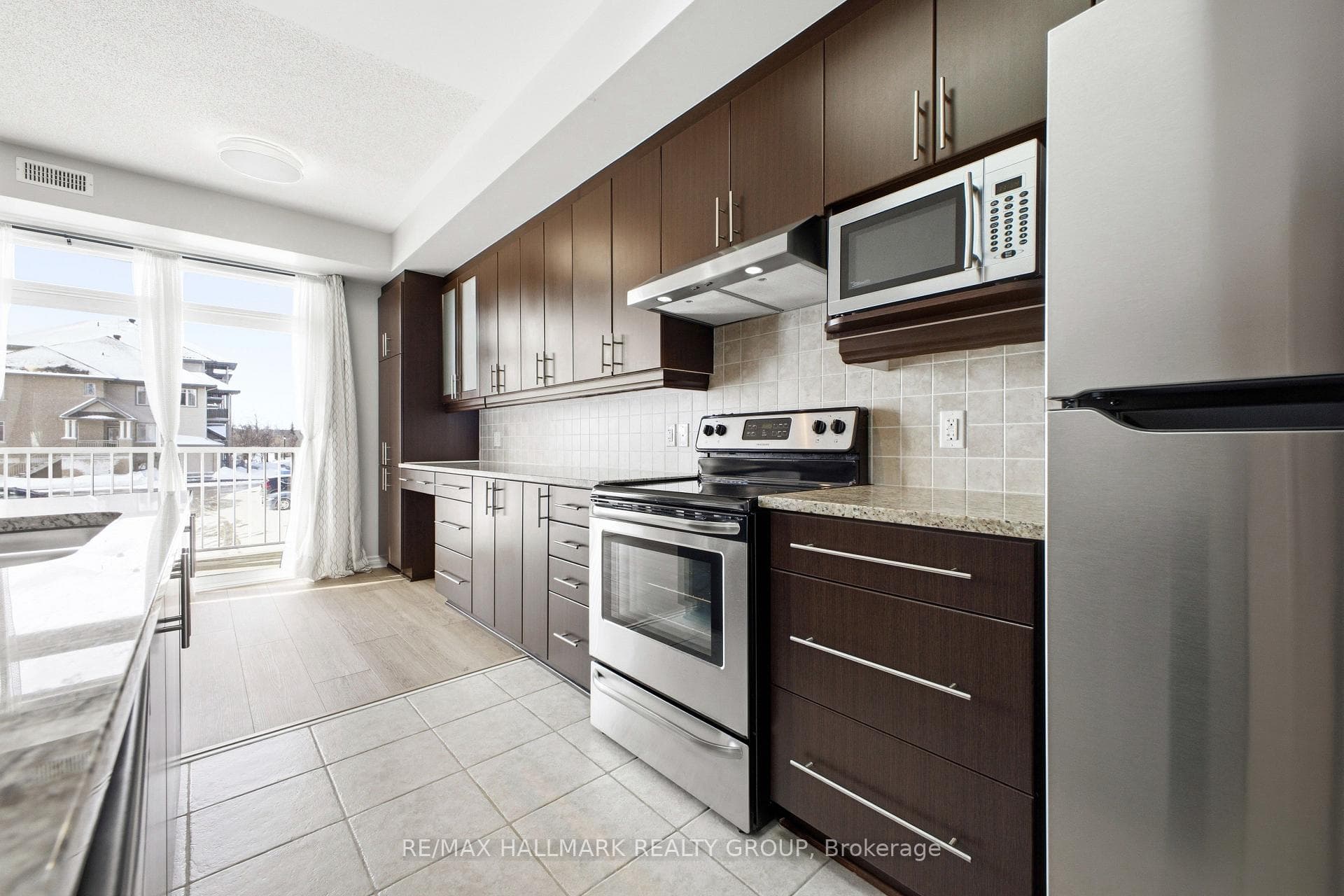 170 Hornchurch Lane Unit C photo 13