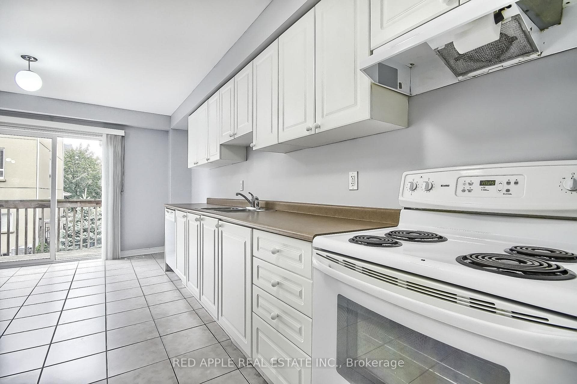 176 Matthew Boyd Crescent photo 12