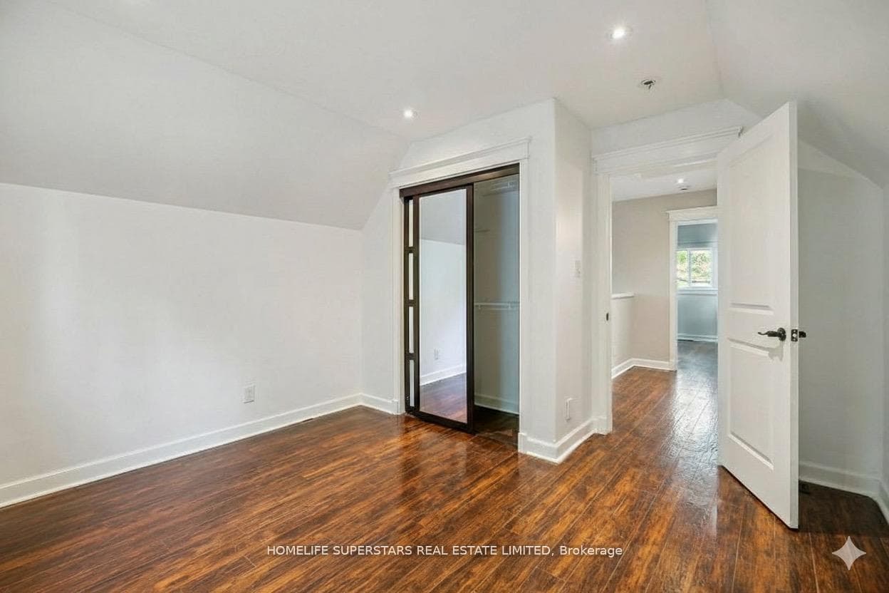 4290 Yonge Street photo 8