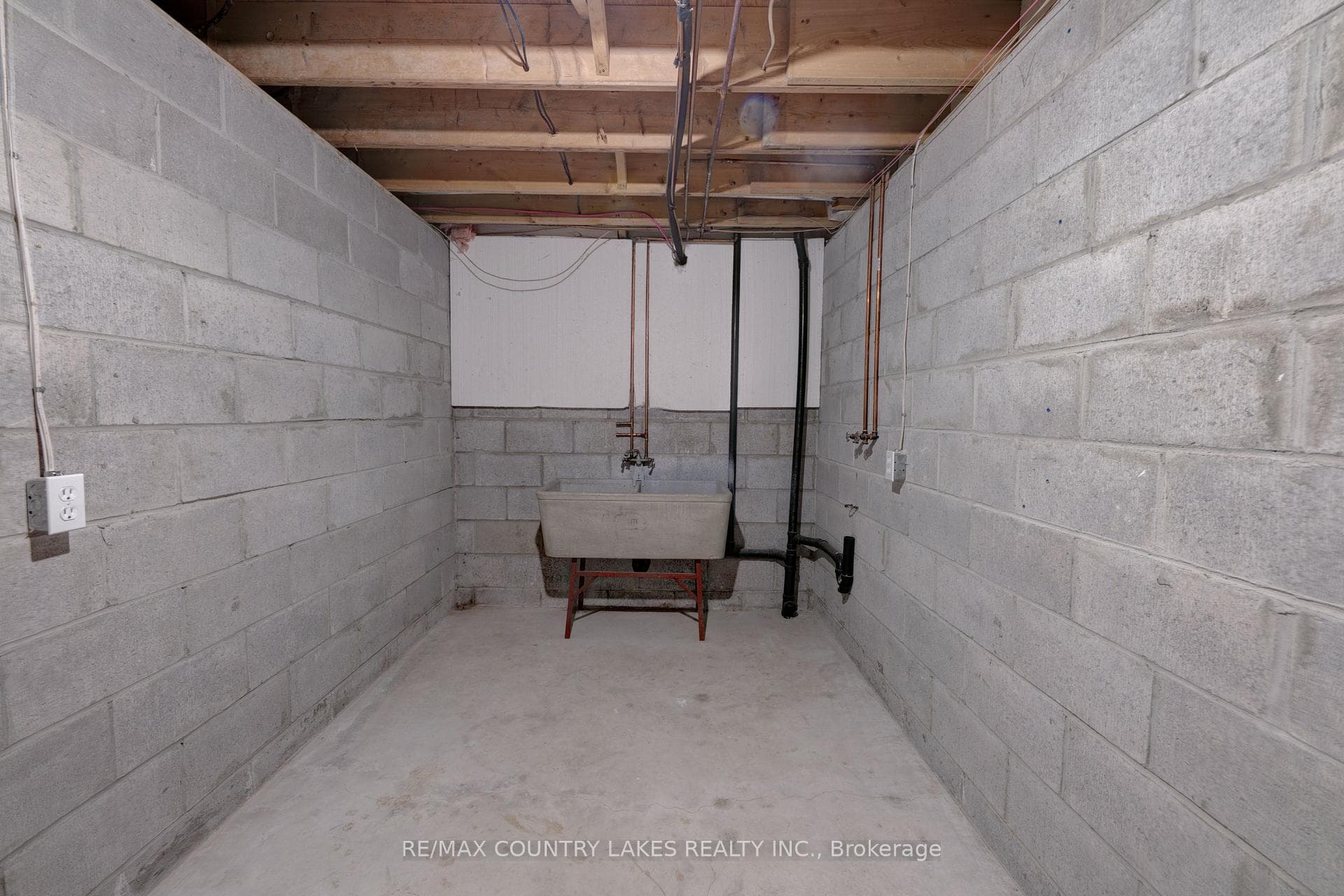 94 Laidlaw Street photo 24