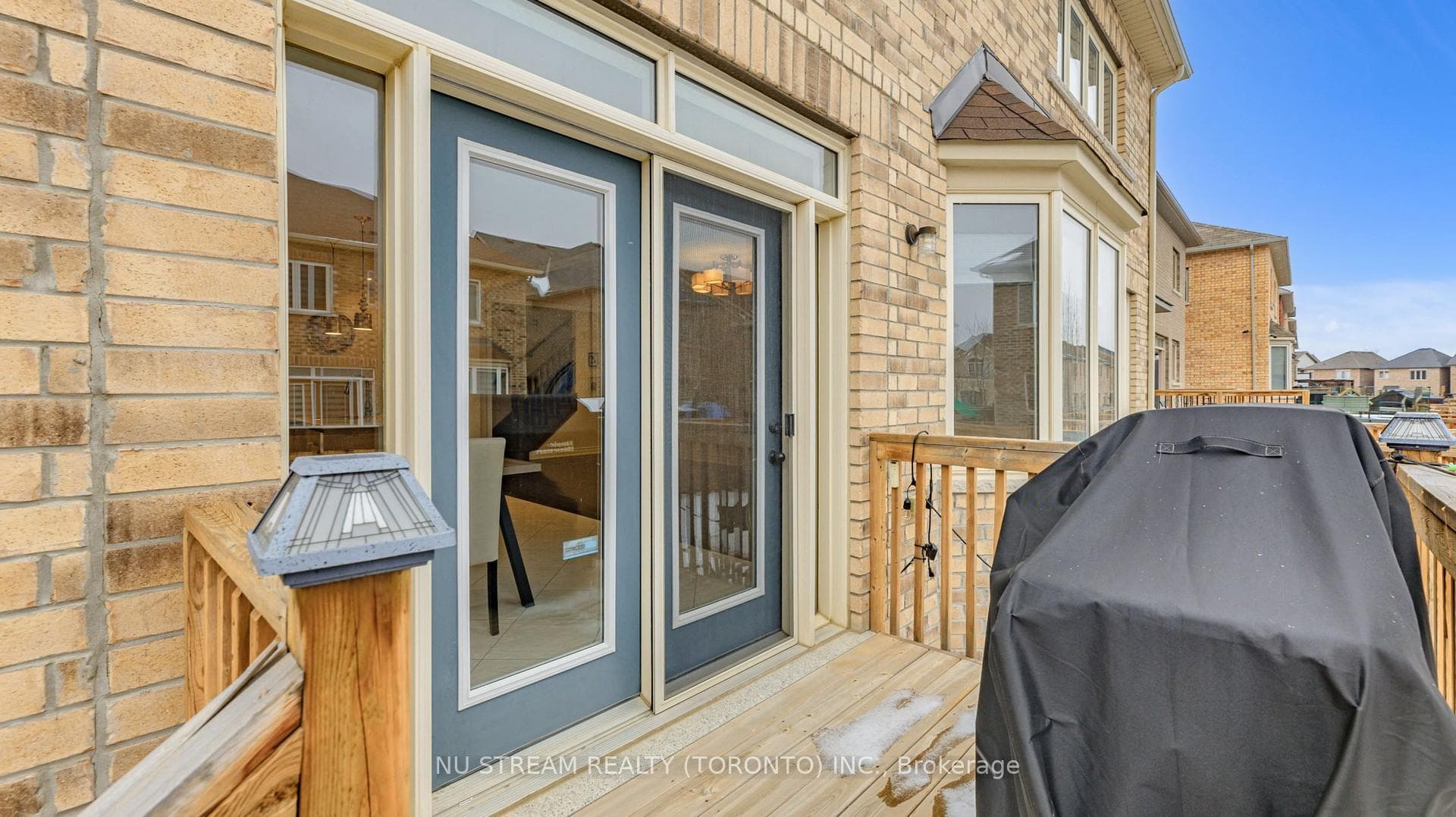 102 Beaconsfield Drive photo 39