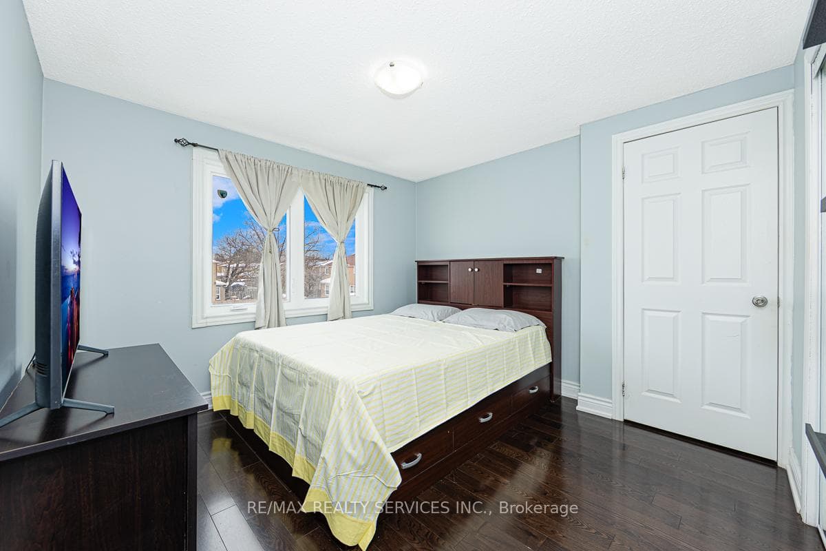 161 Hupfield Trail photo 15