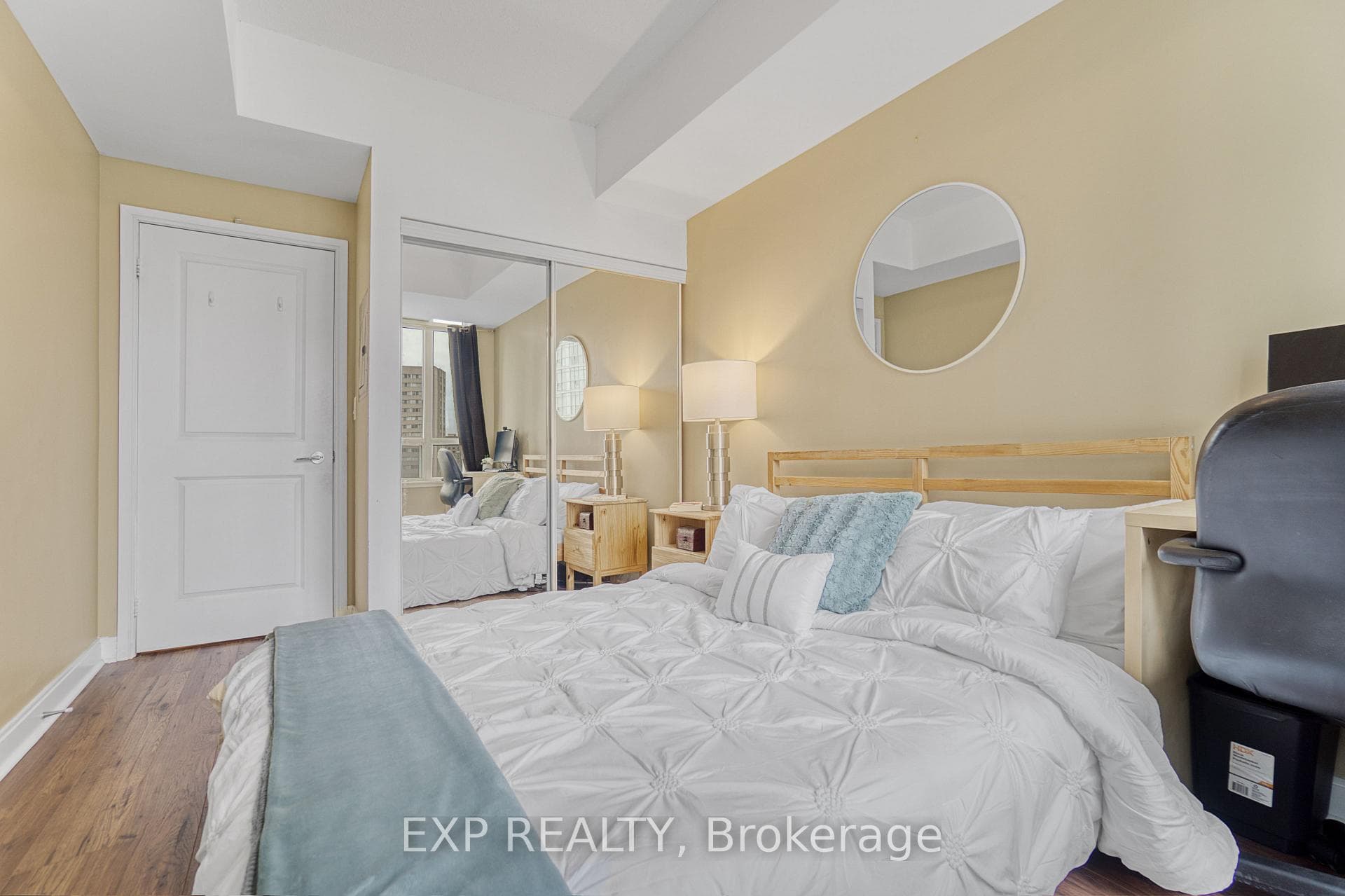 80 Absolute Avenue Unit 1204 photo 26