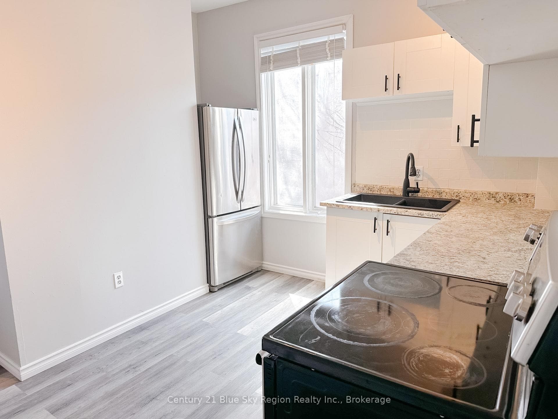 343 Fisher Street photo 5