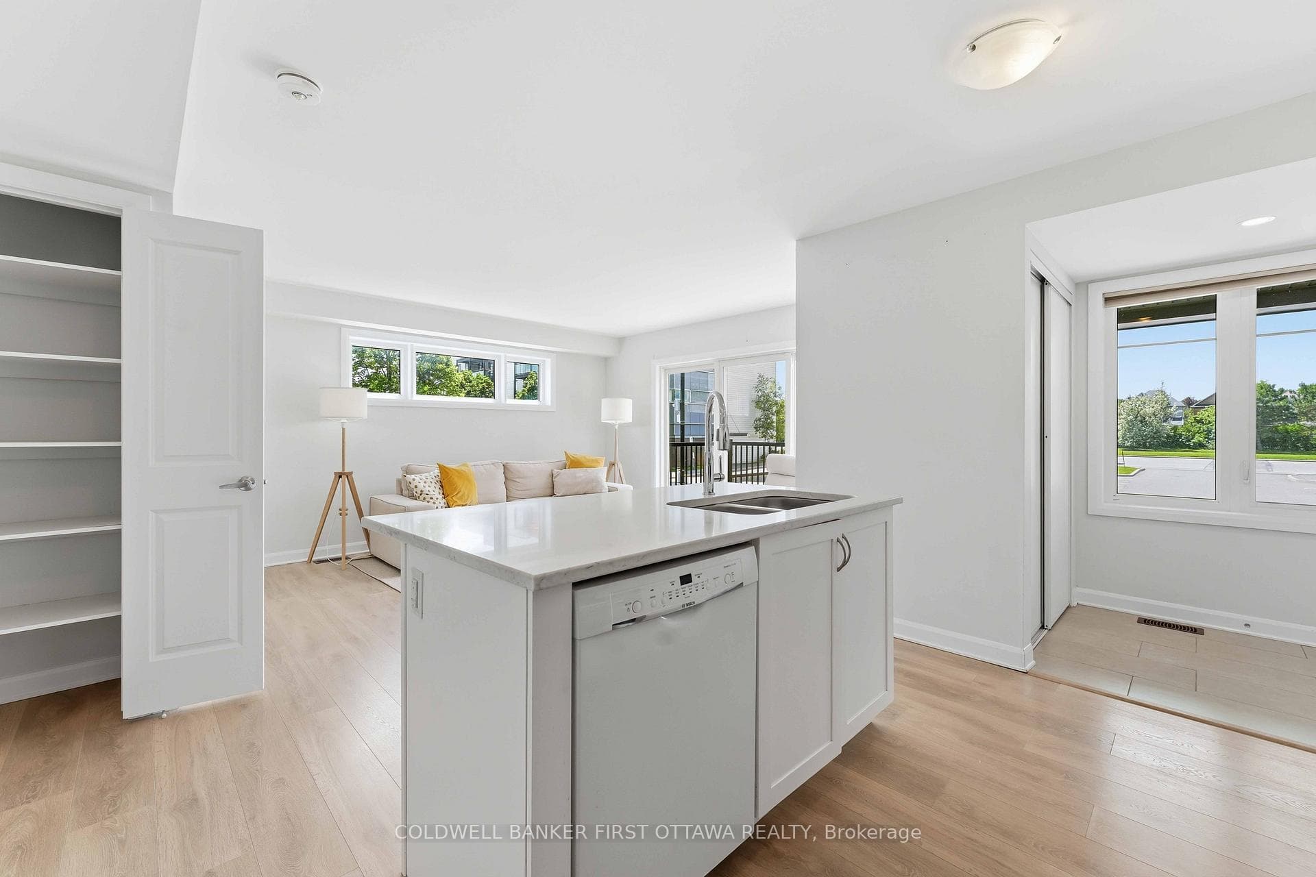 415 Eldorado Private Unit A photo 10