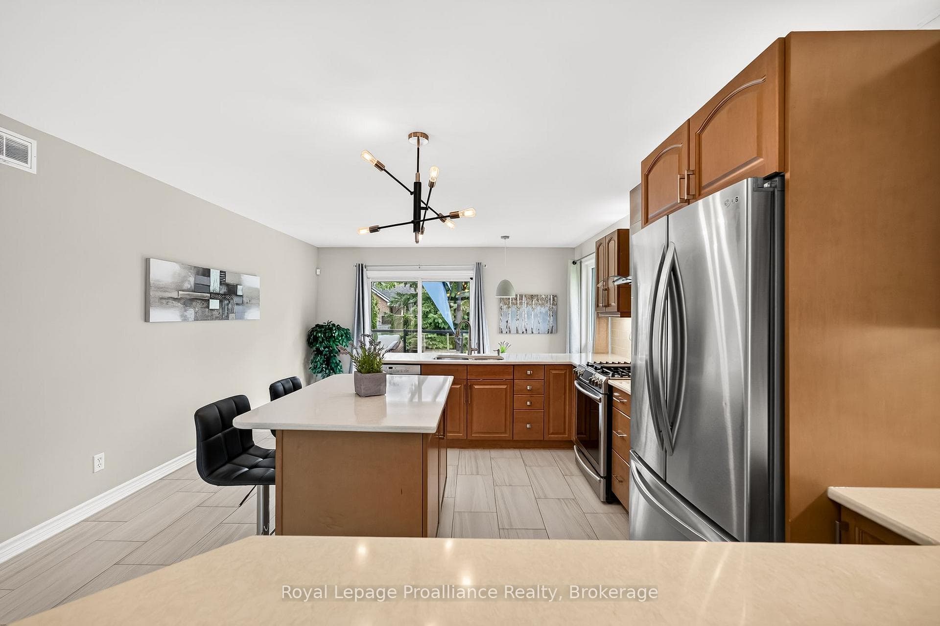 22 Iroquois Avenue photo 16