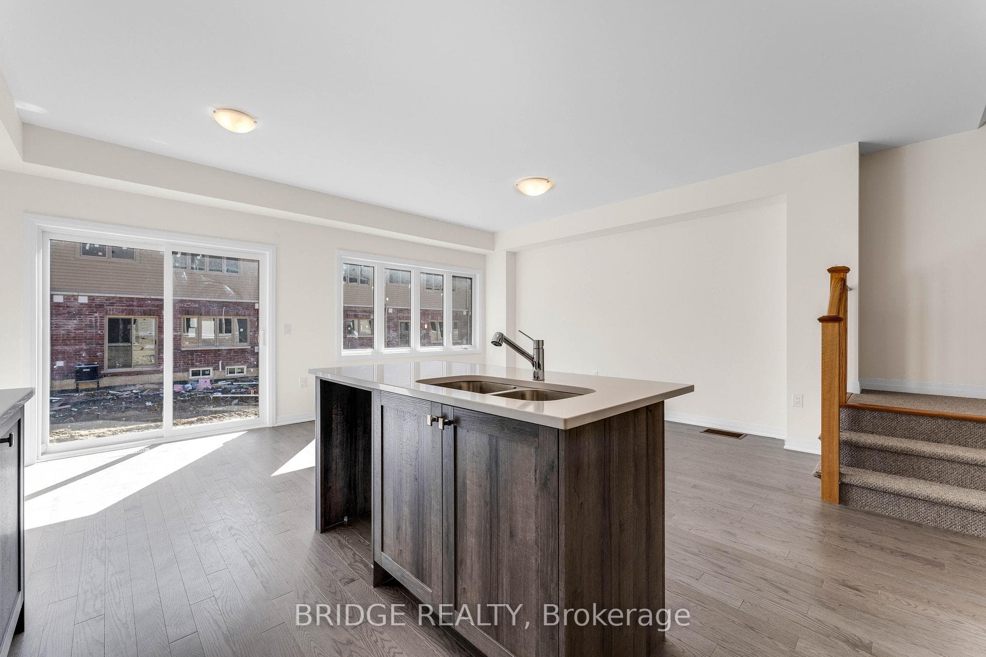 424 Adelaide Street photo 12