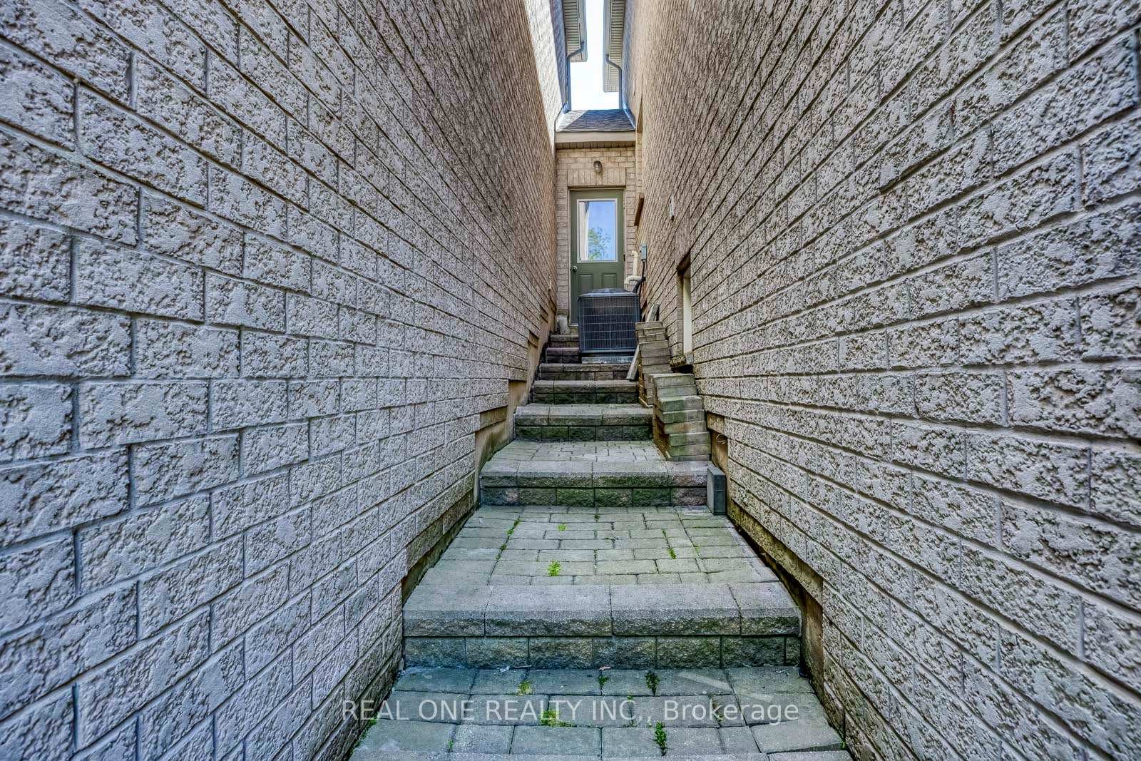 2379 Wasaga Drive photo 49