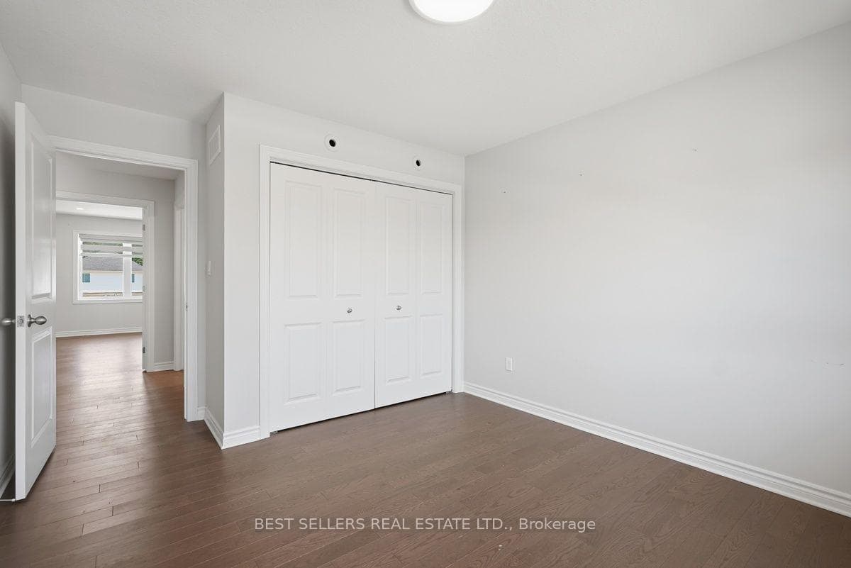 22 Weir Crescent photo 34