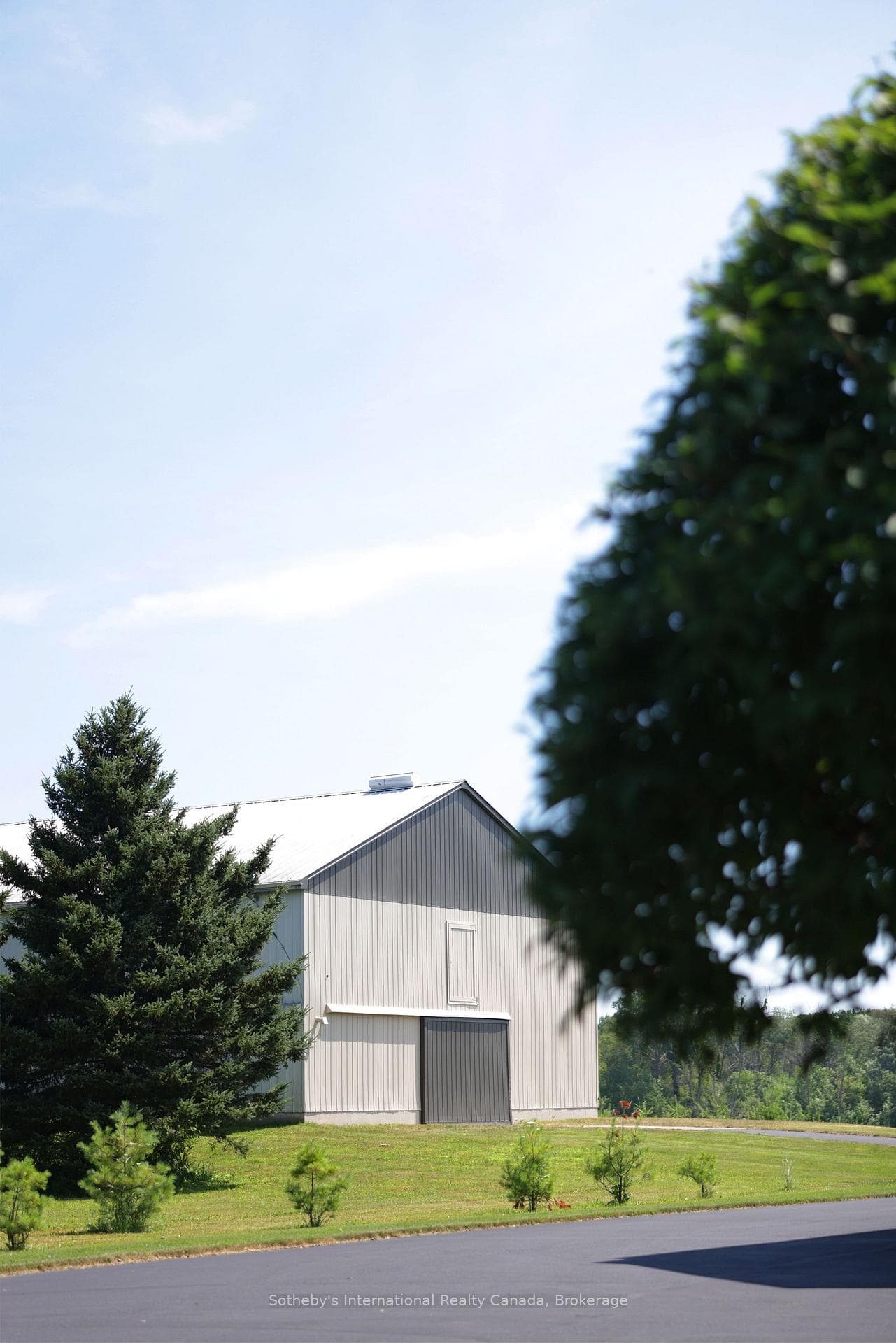 1621 Moser Young Road photo 5