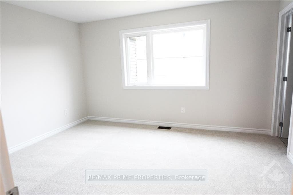 637 FISHER Street photo 15