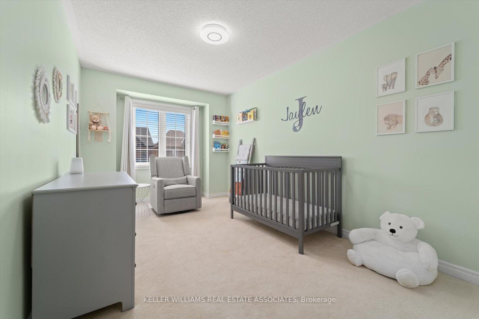 29 Ivor Crescent photo 26