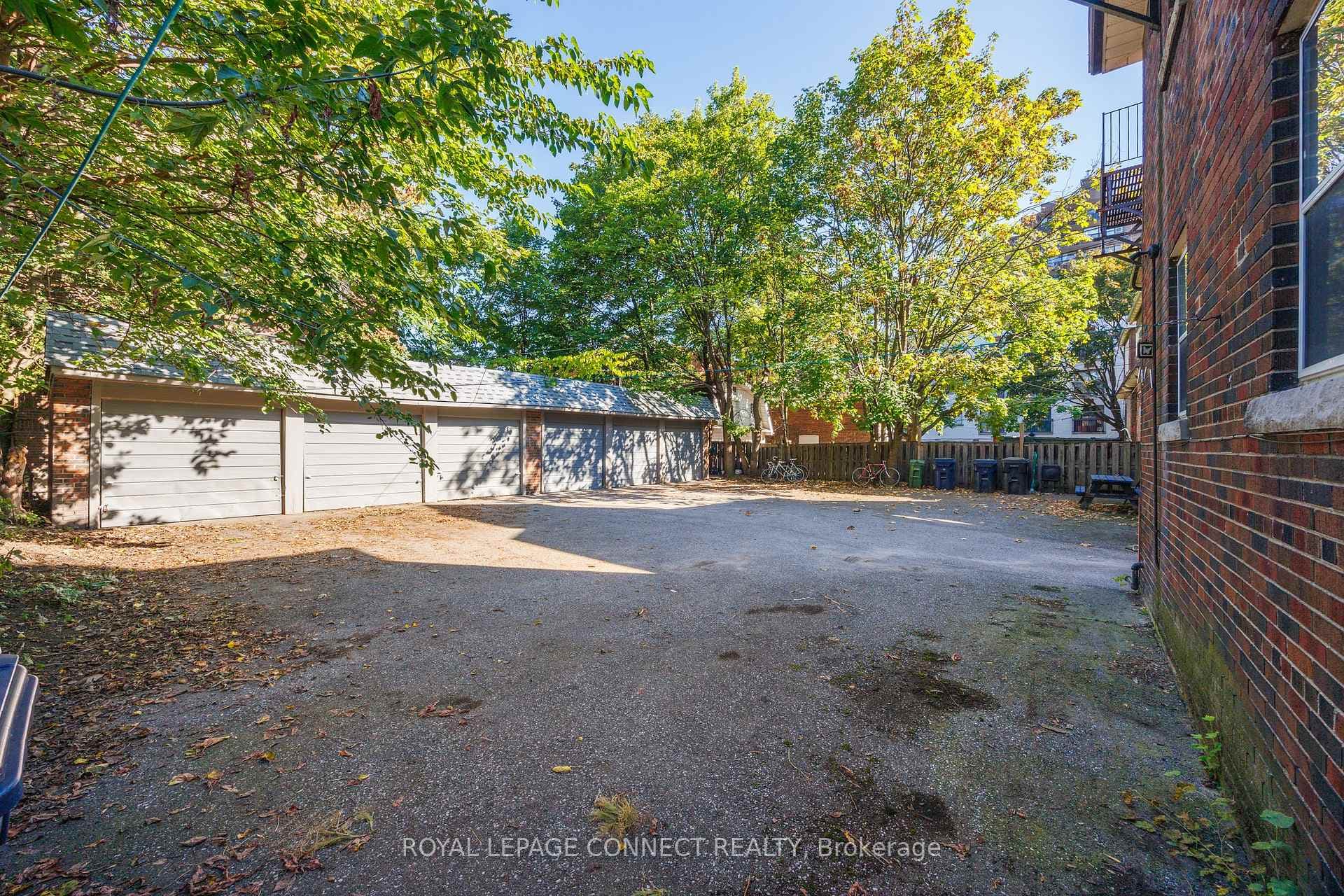 12 Laxton Avenue photo 4