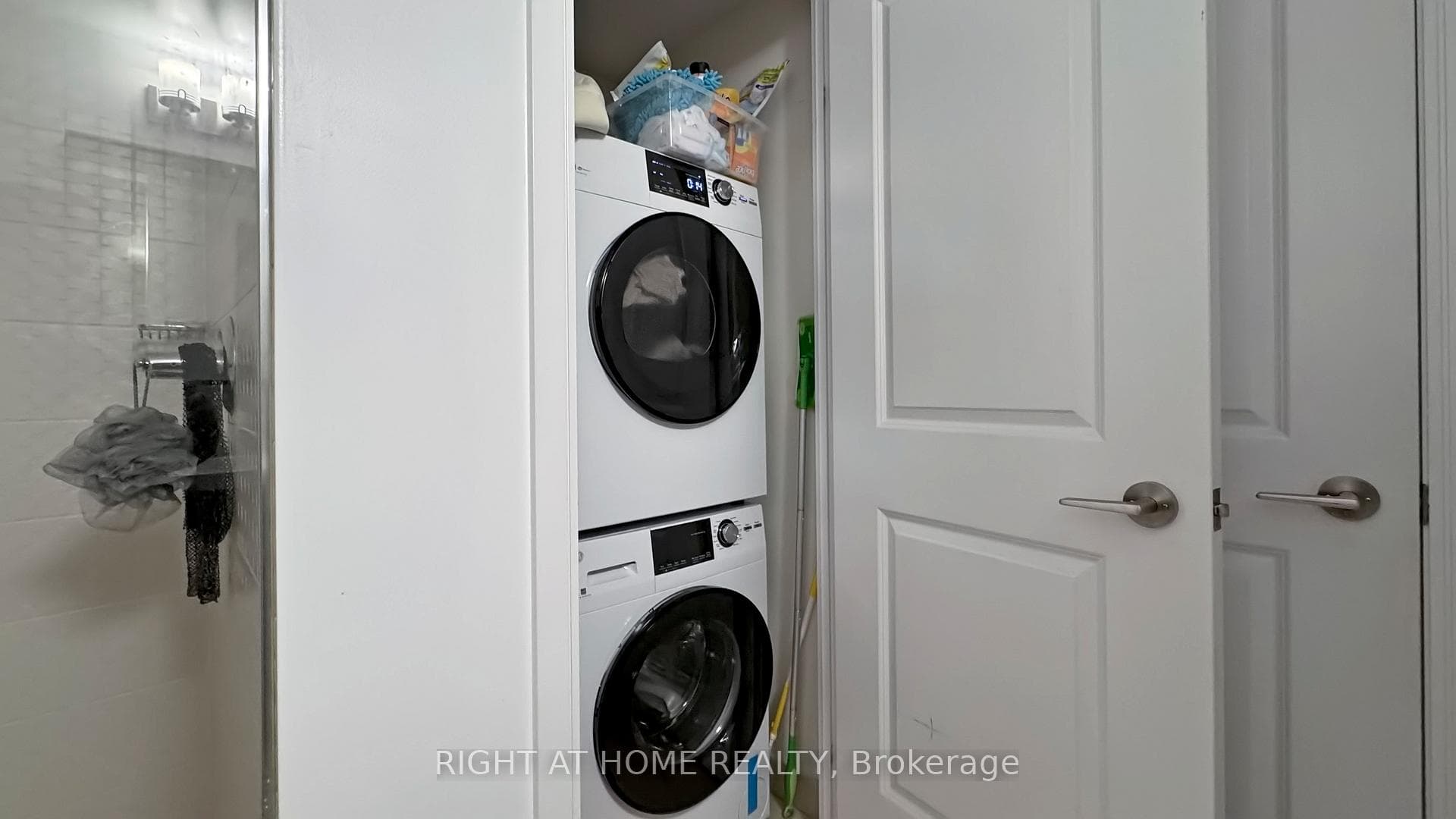 560 Front Street Unit 907 photo 9