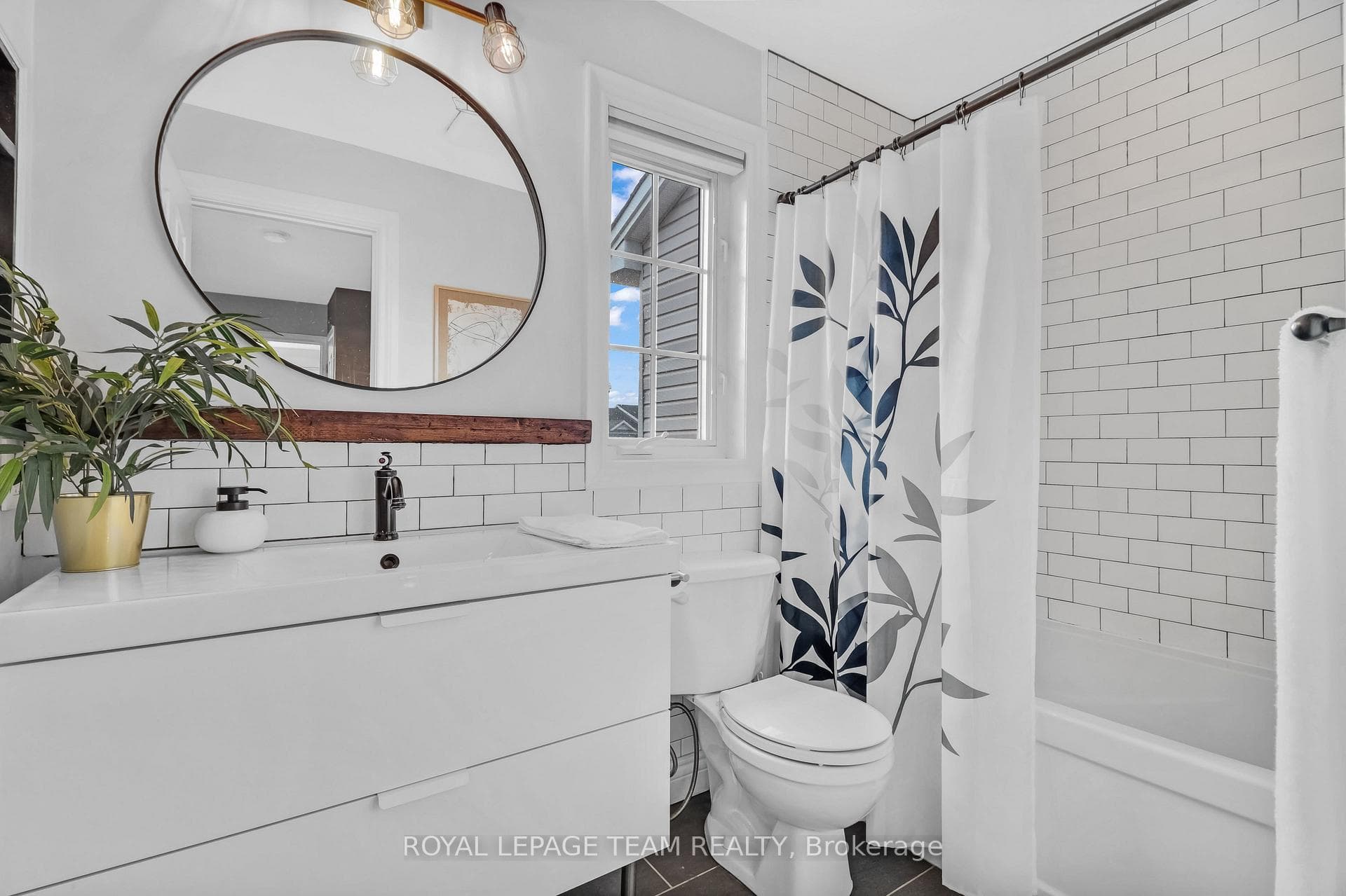 74 Milner Downs Crescent photo 15