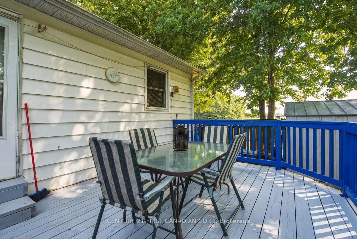 142 Frederic Street photo 32