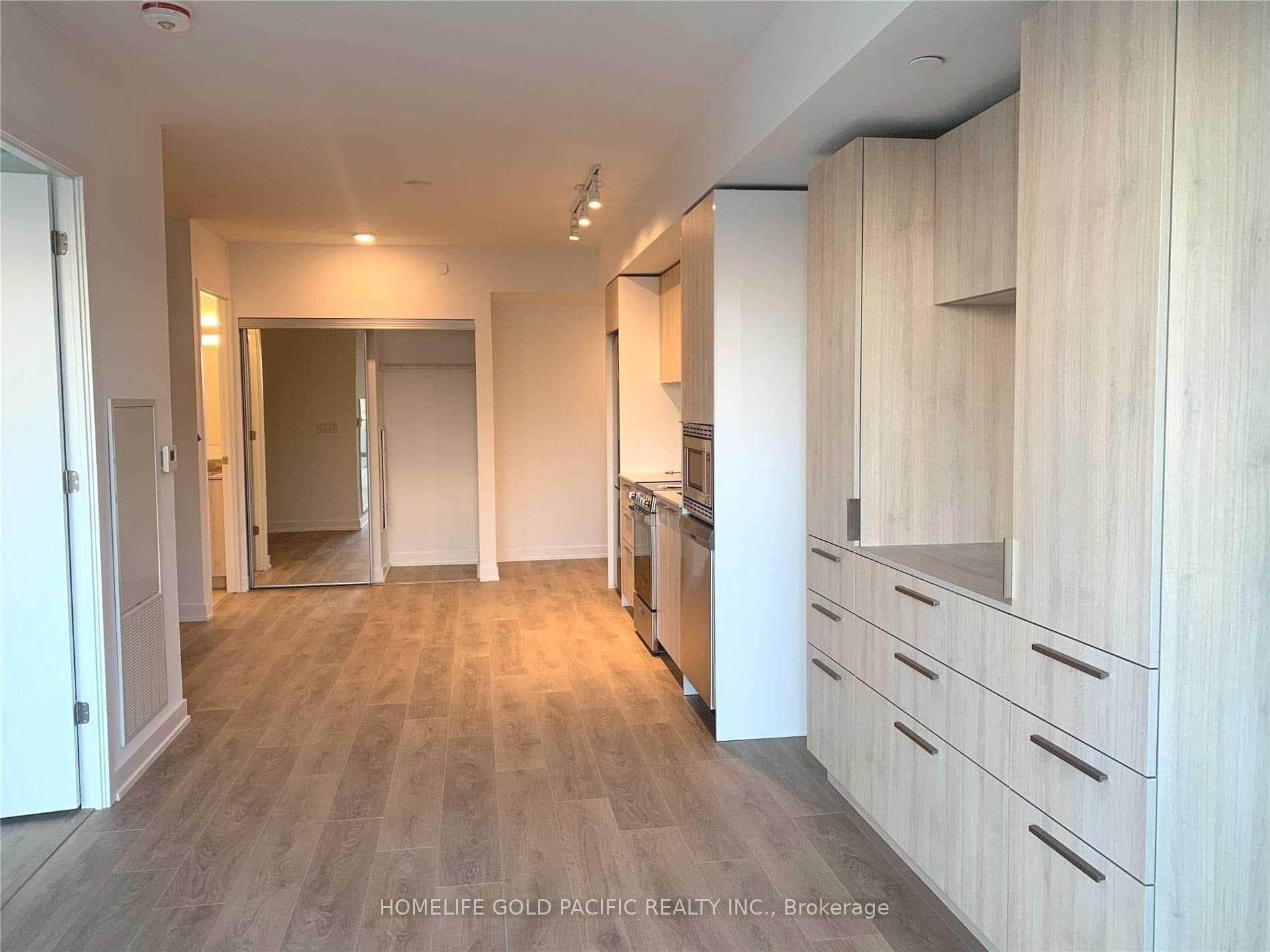 501 Yonge Street Unit 1307 photo 7
