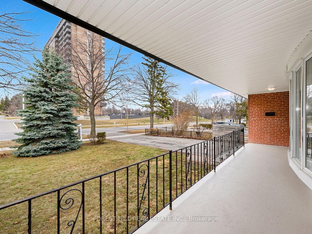 2324 Truscott Drive photo 3