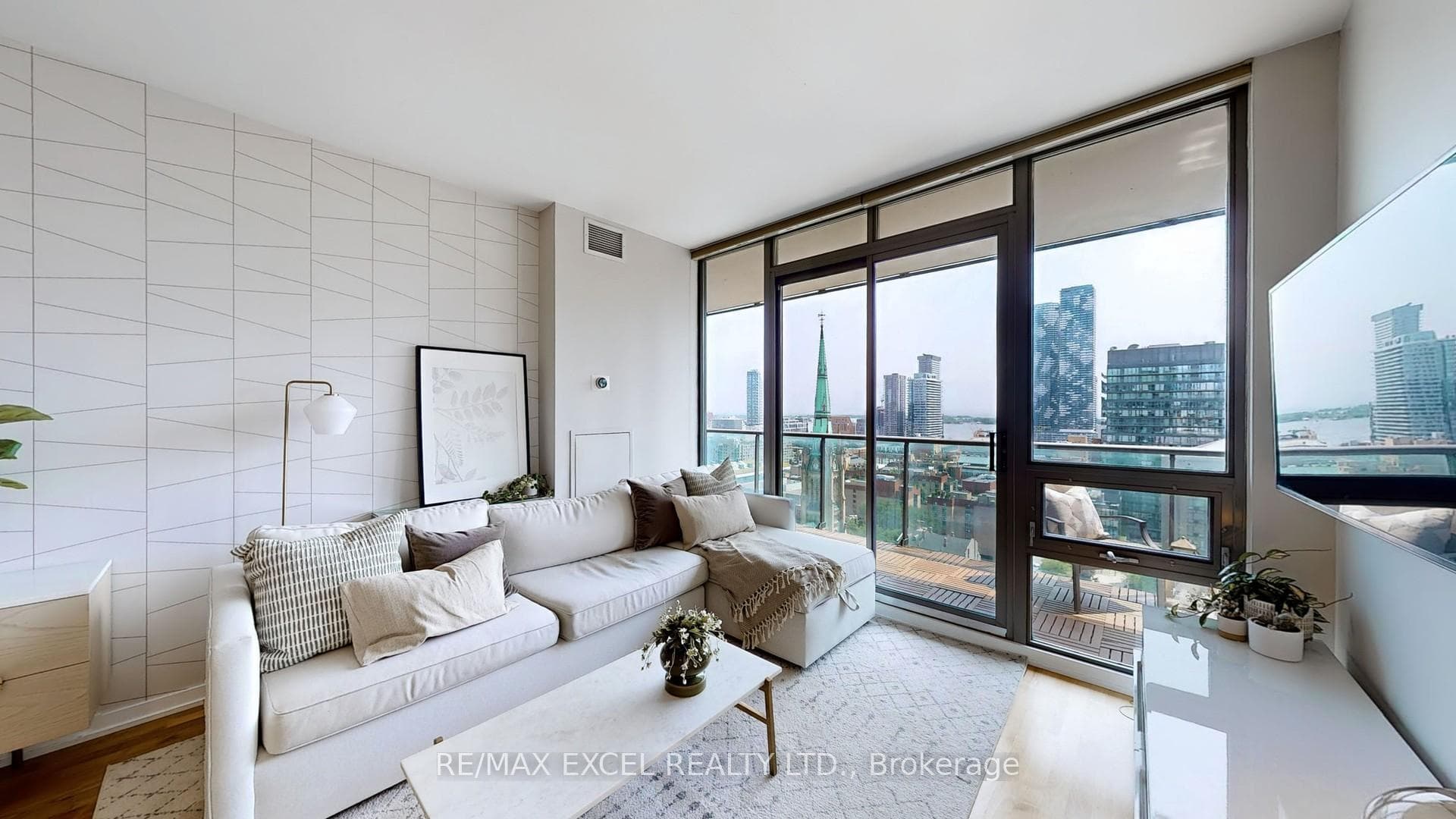 33 Lombard Street Unit 2008 photo 4