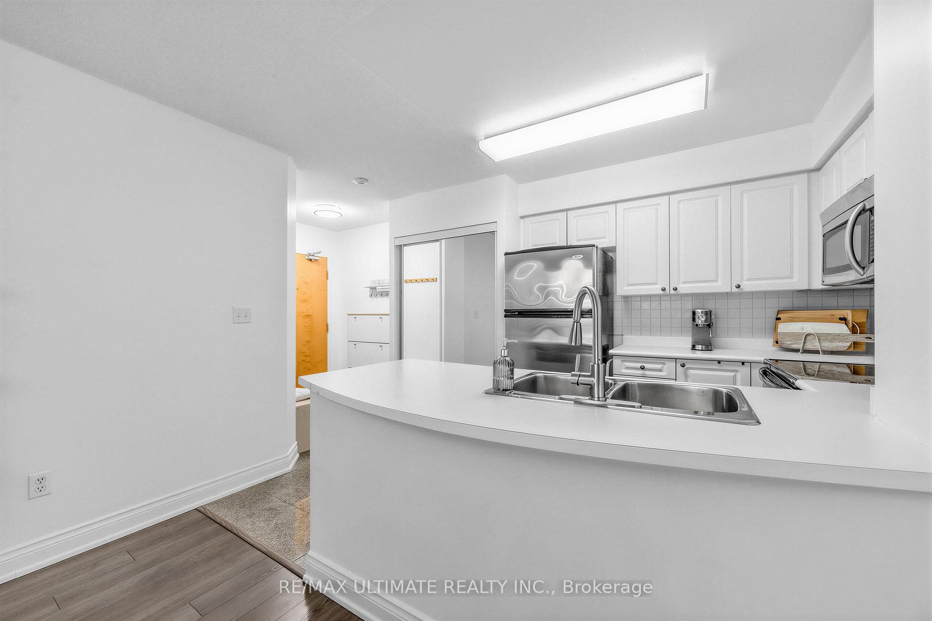 30 Hayden Street Unit 1002 photo 4