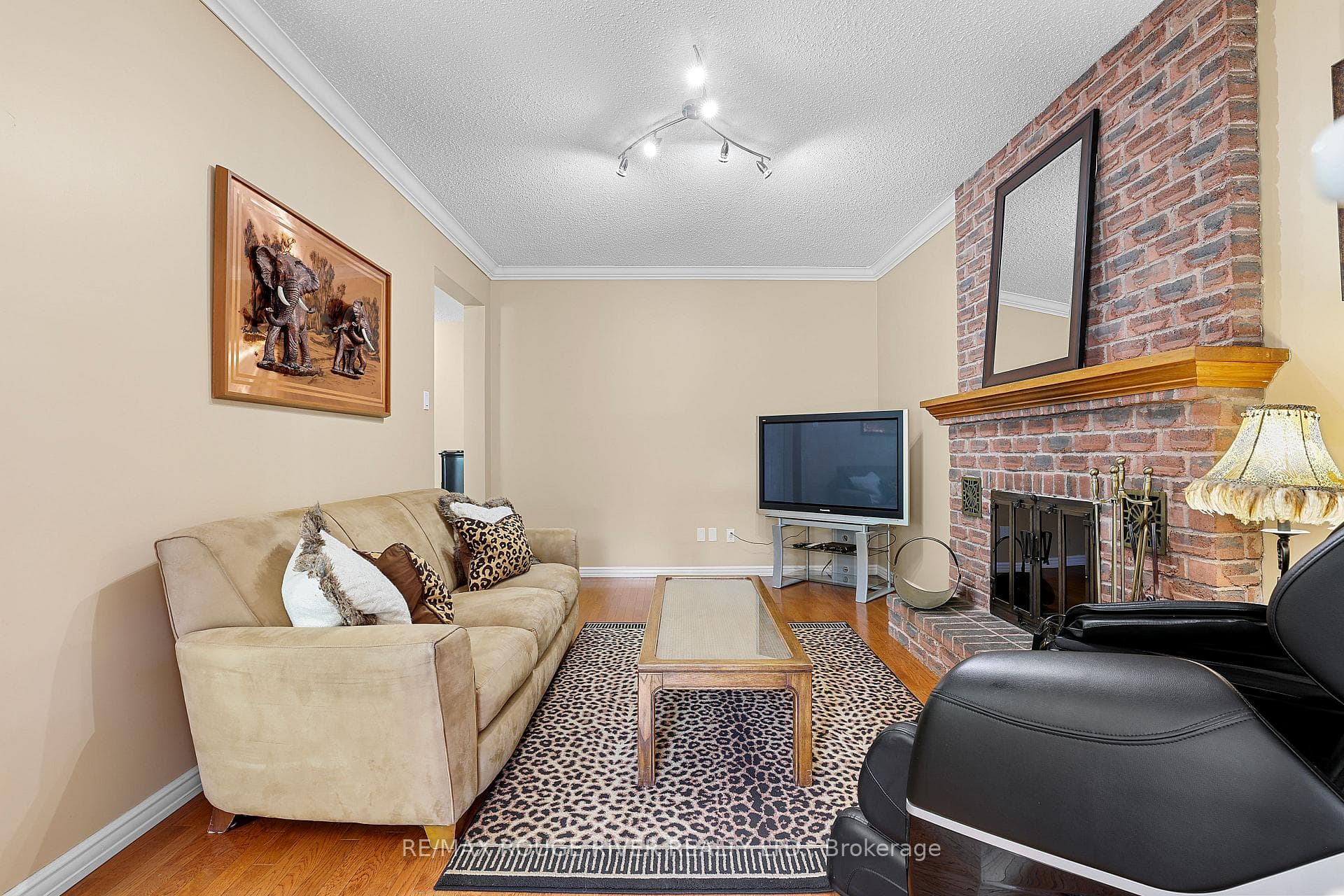 11 Canmore Boulevard photo 19