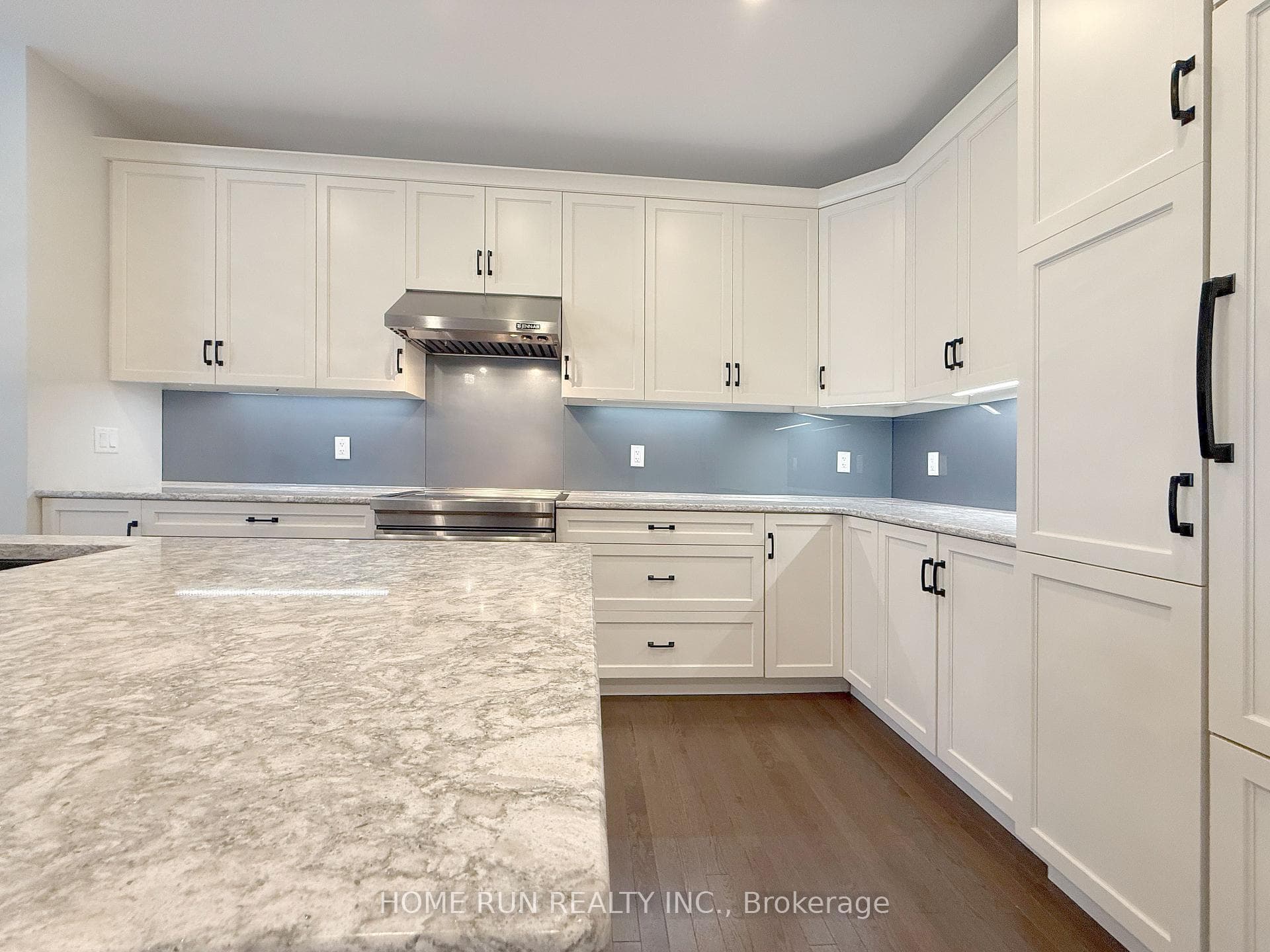322 Lysander Place photo 8