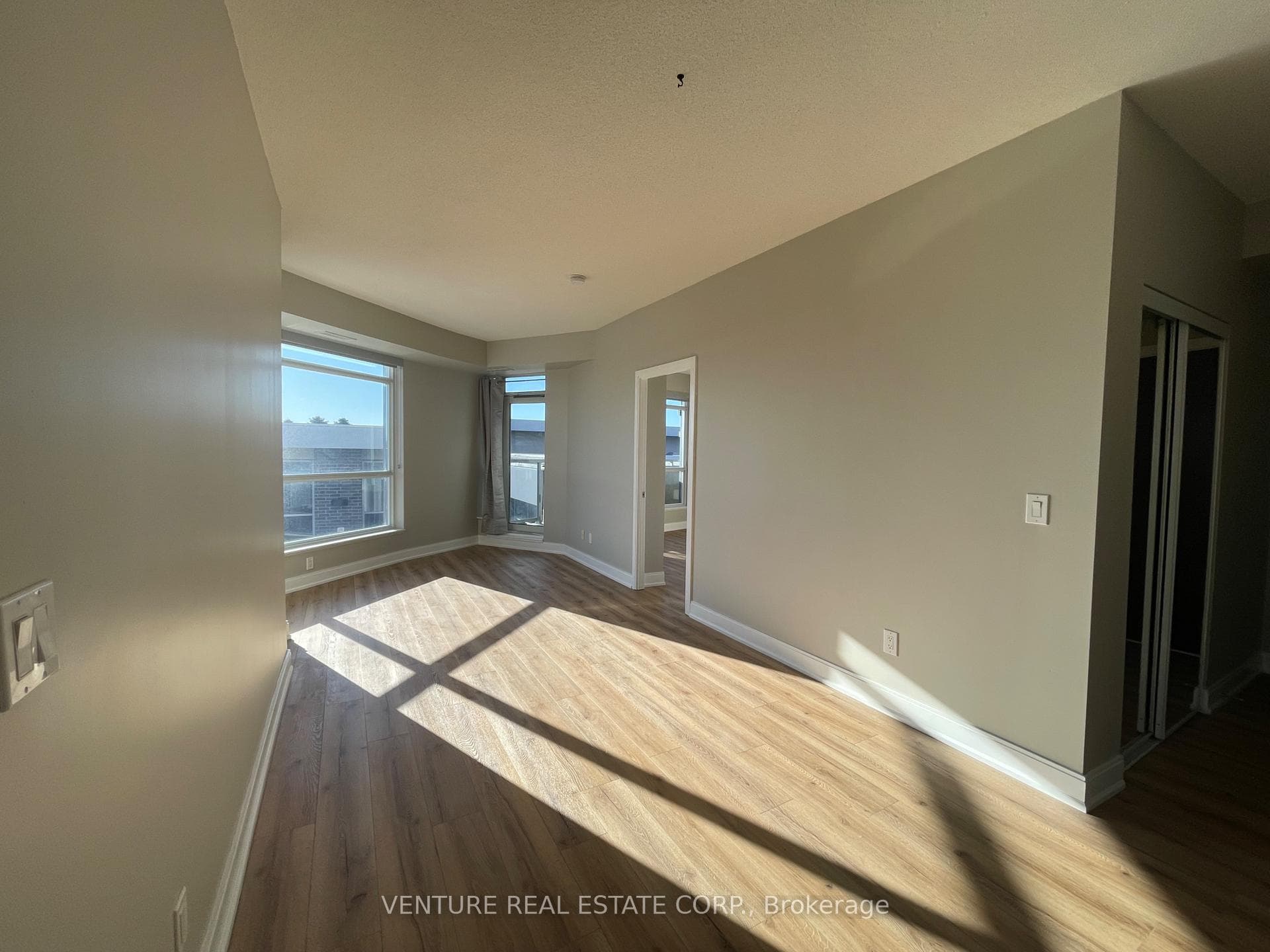 135 Village Green Square Unit 617 photo 6