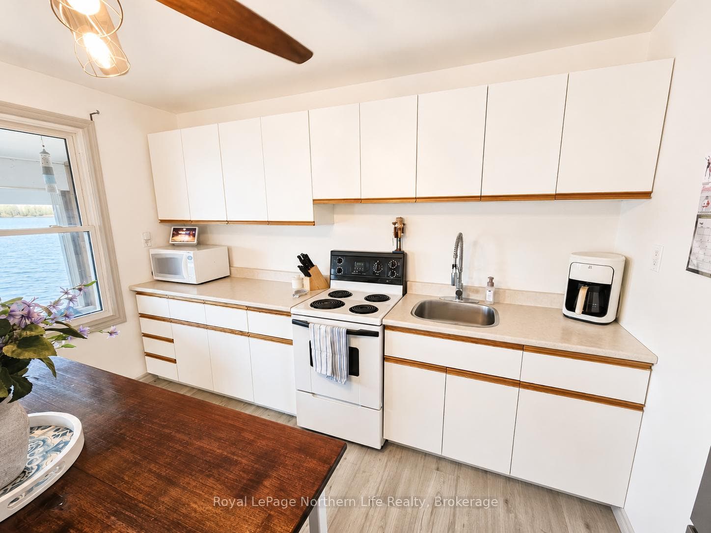237 Norland Road photo 11