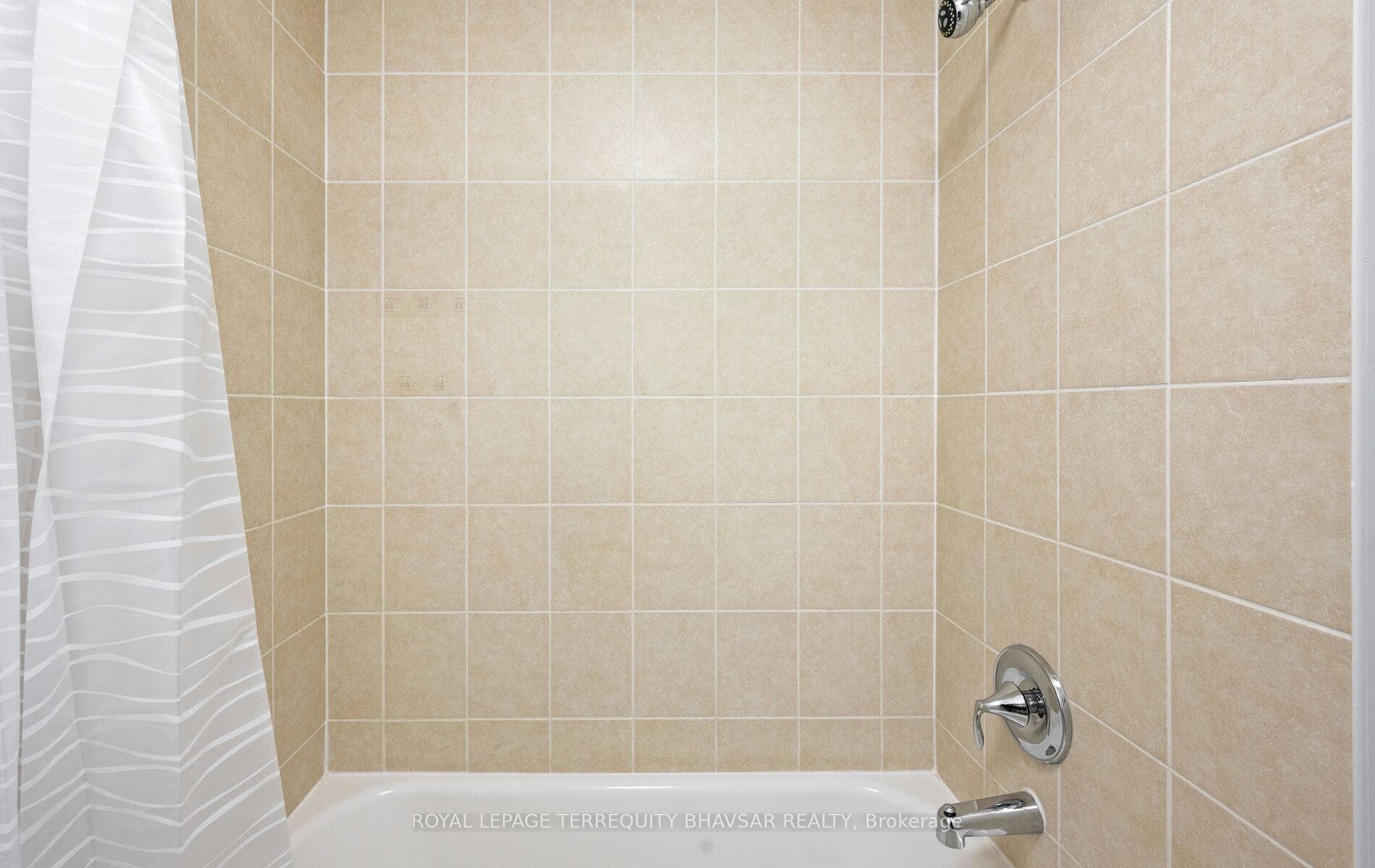 111 Parkvale Drive photo 39