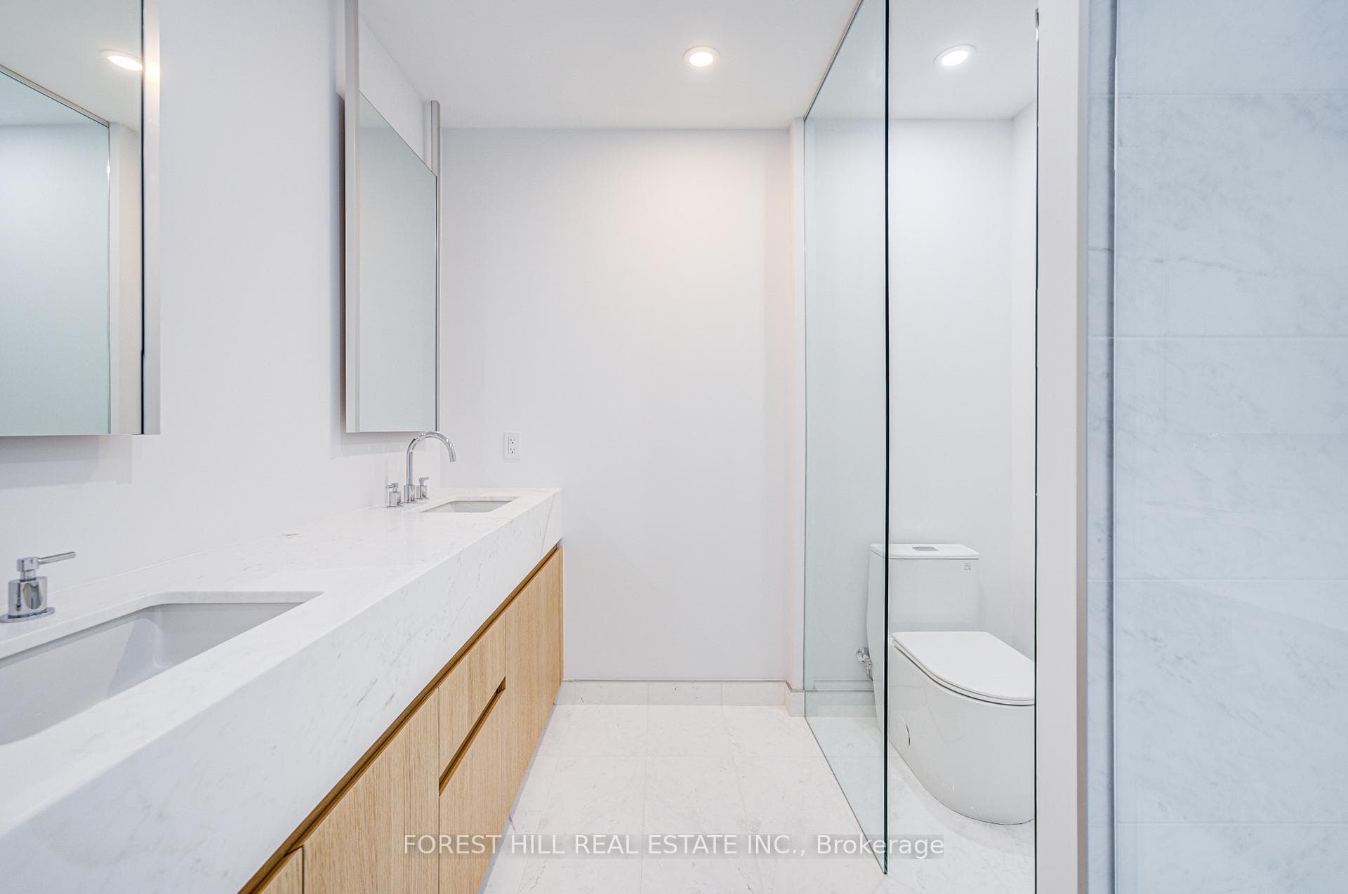 346 Davenport Road Unit 602 photo 19