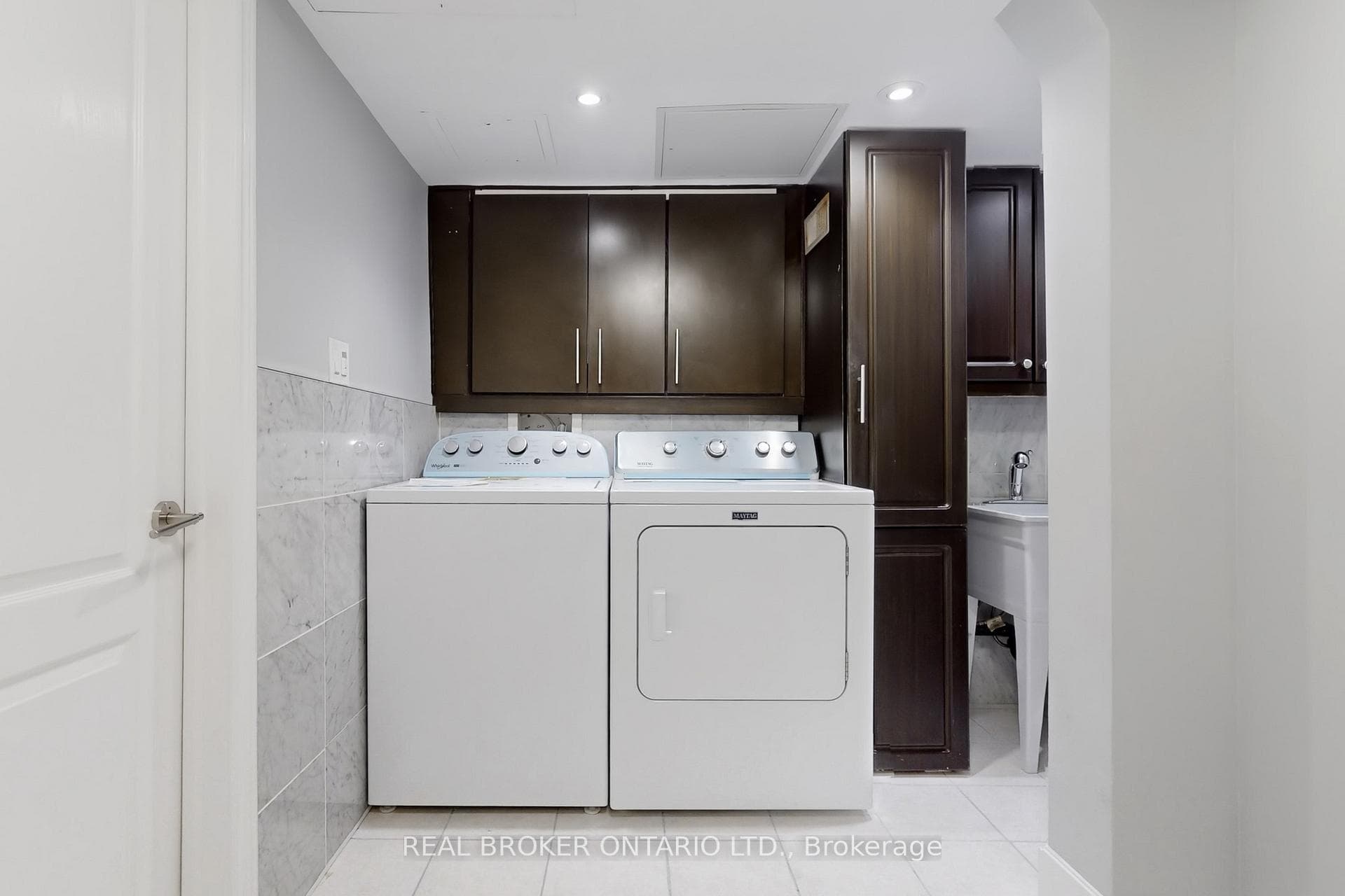 36 Vanguard Drive Unit Bsmt photo 11