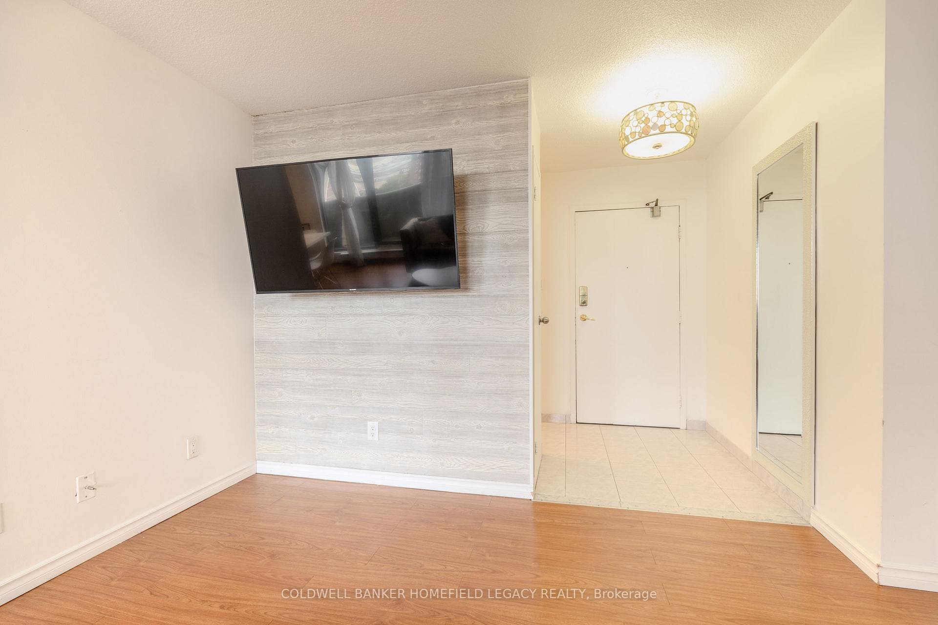 1103 Jalna Boulevard Unit 905 photo 11